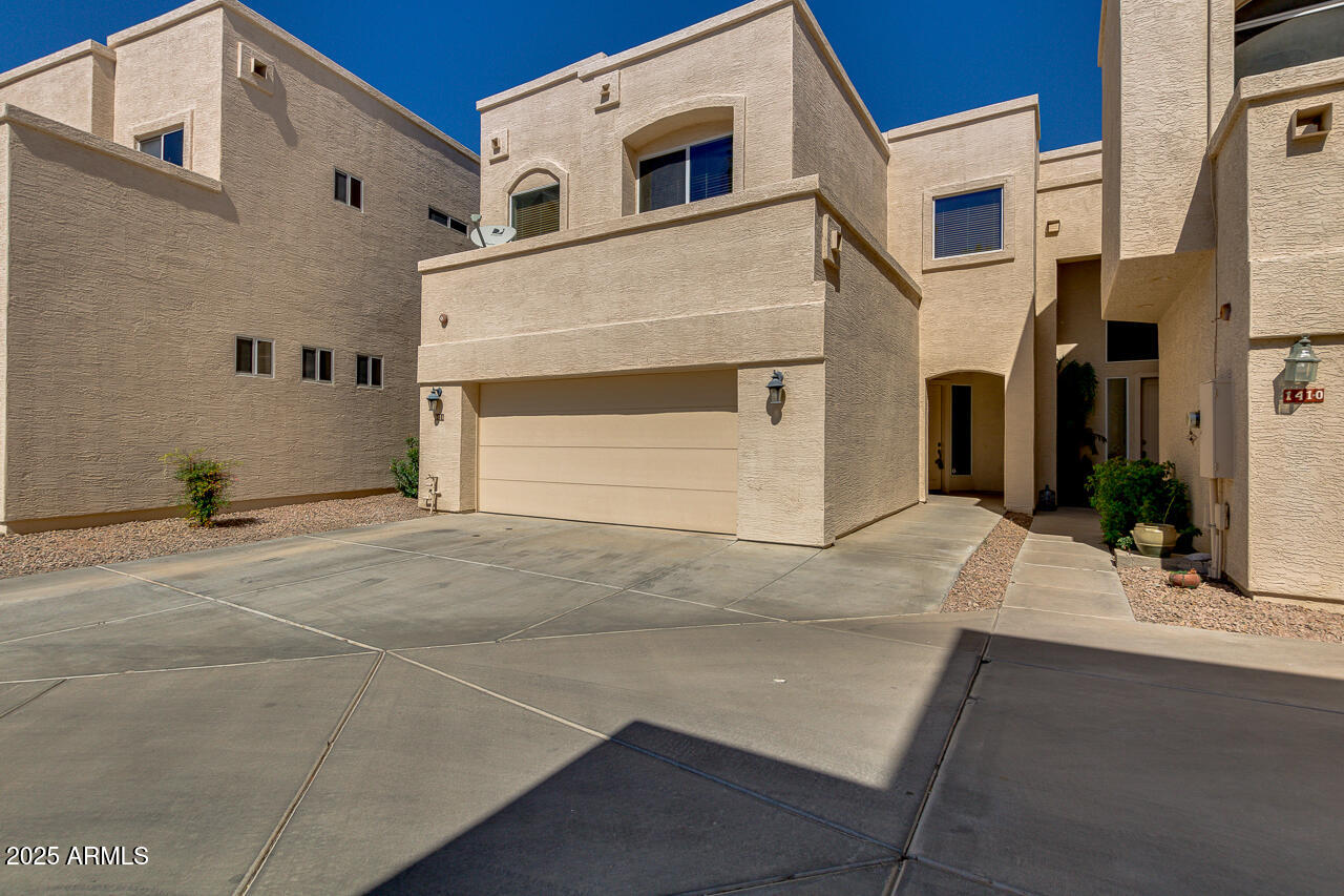 1414 W CORAL REEF Drive