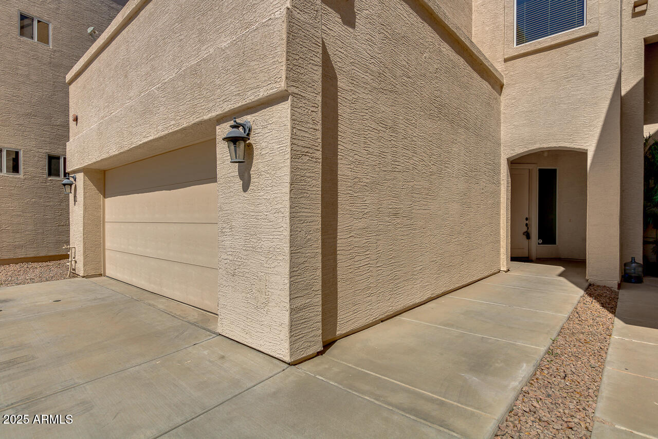 1414 W CORAL REEF Drive