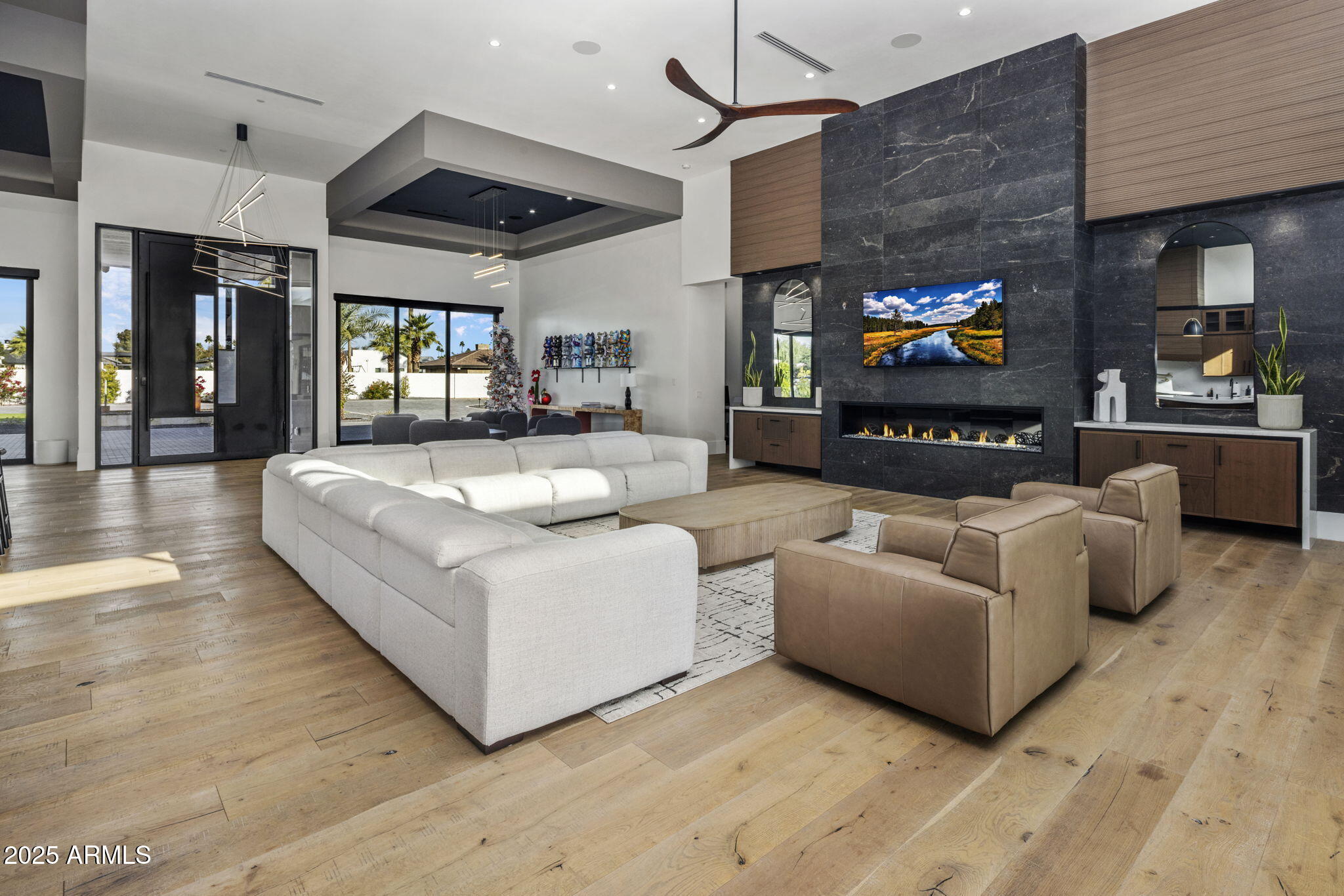 7627 E SUNNYSIDE Drive