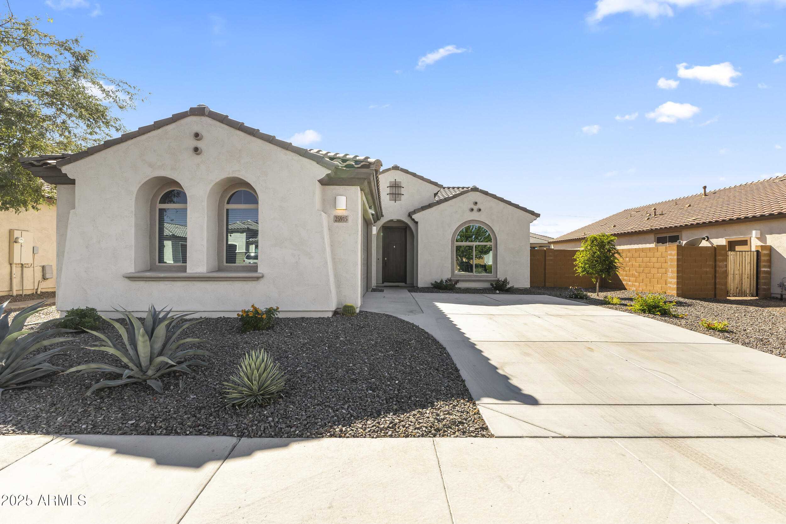 25915 W QUAIL Avenue