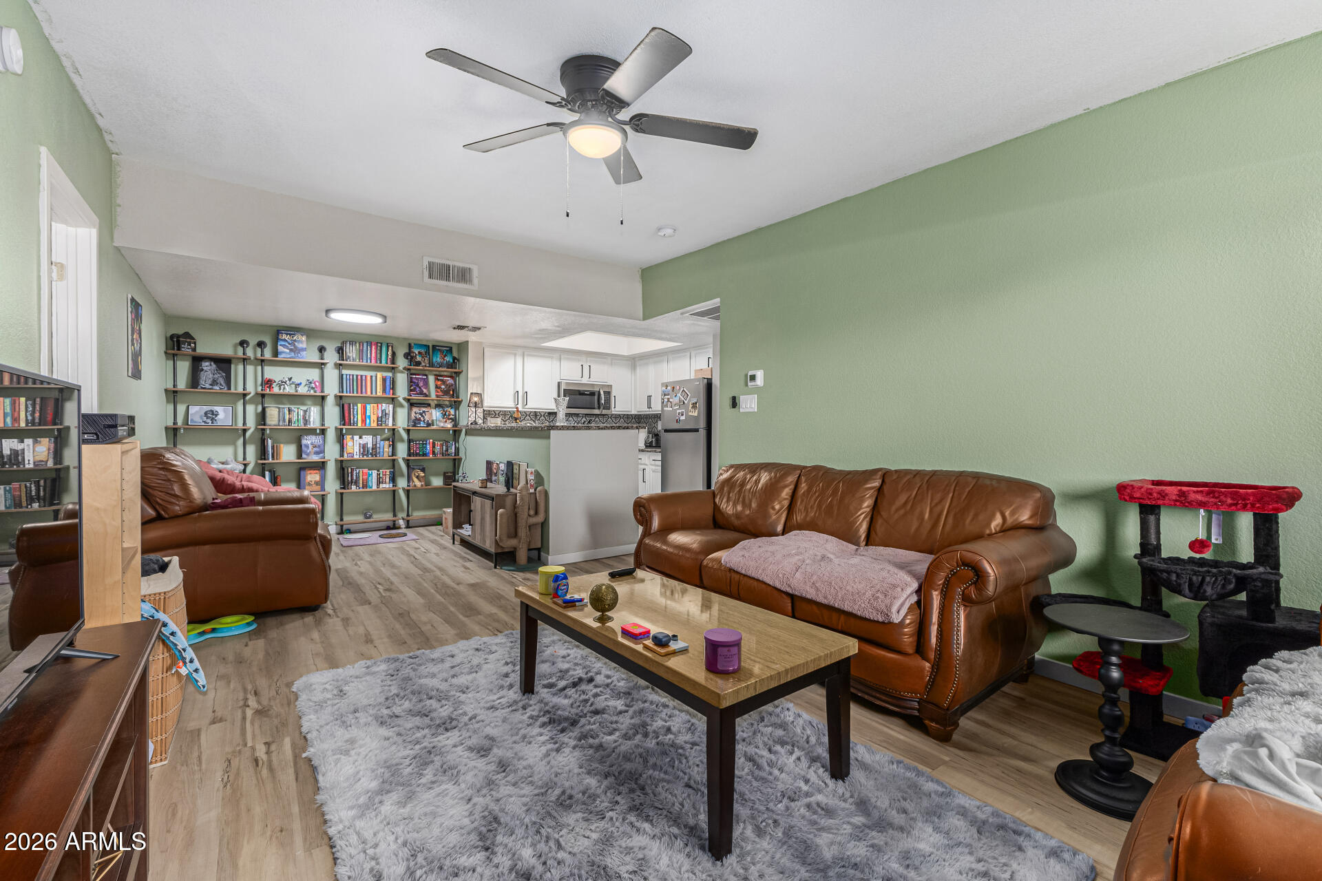 5757 W EUGIE Avenue 2013