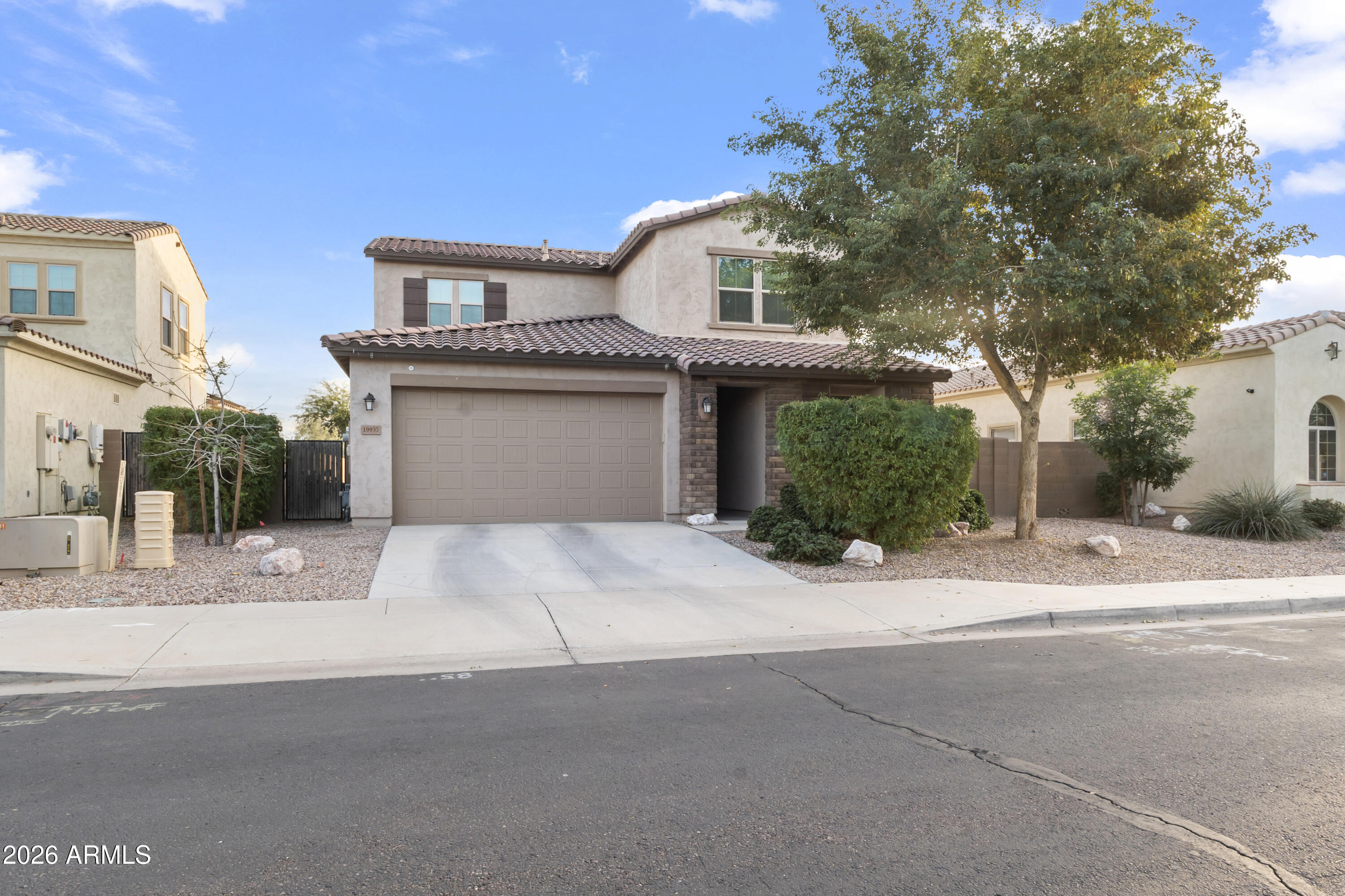 19937 W SHERMAN Street