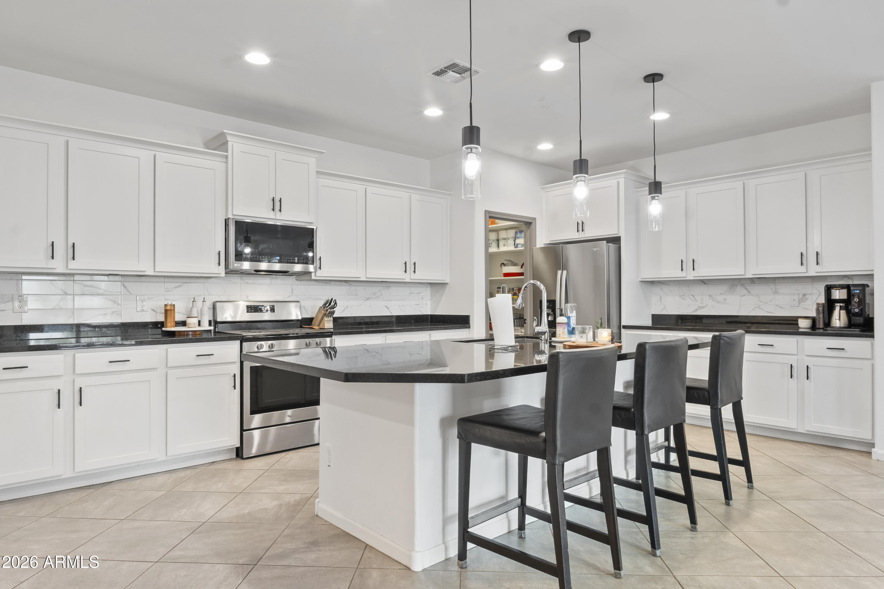 19937 W SHERMAN Street