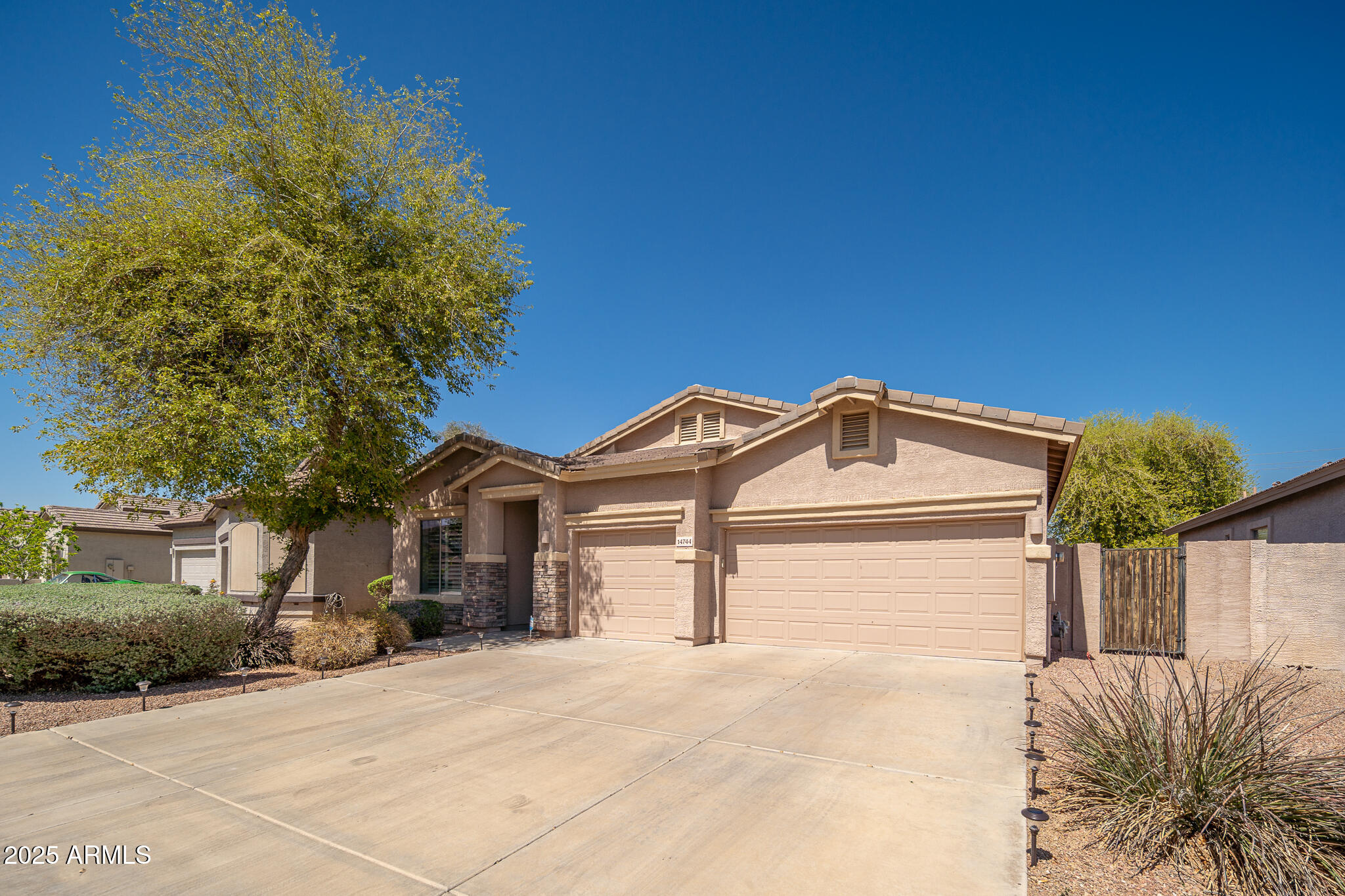 Goodyear, Arizona 85395, United States, 3 Bedrooms Bedrooms, ,2 BathroomsBathrooms,Residential,Active,97144