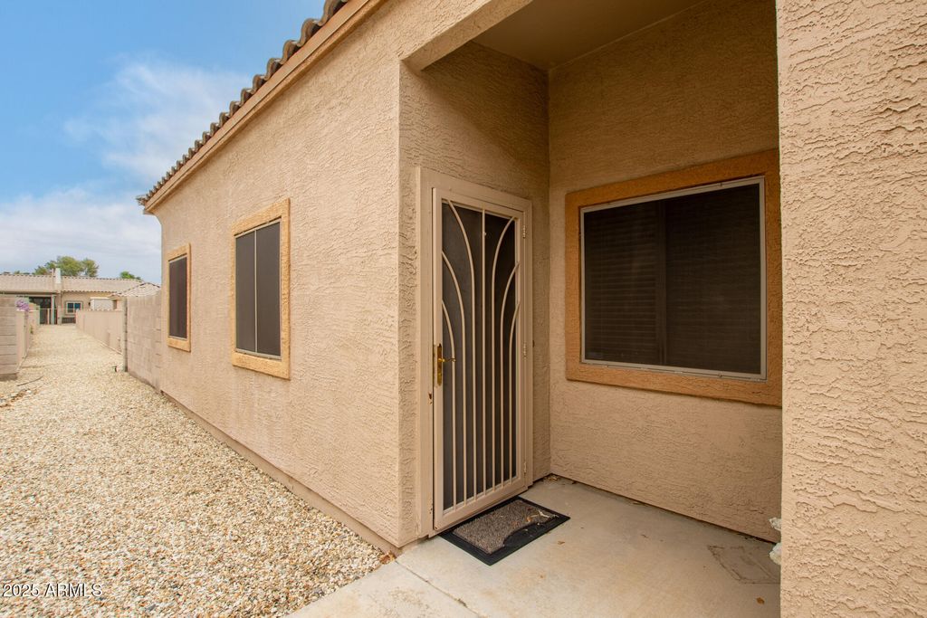 Photo of 18650 N 91st Avenue #4001, Peoria, AZ 85382 (MLS # 6924147)
