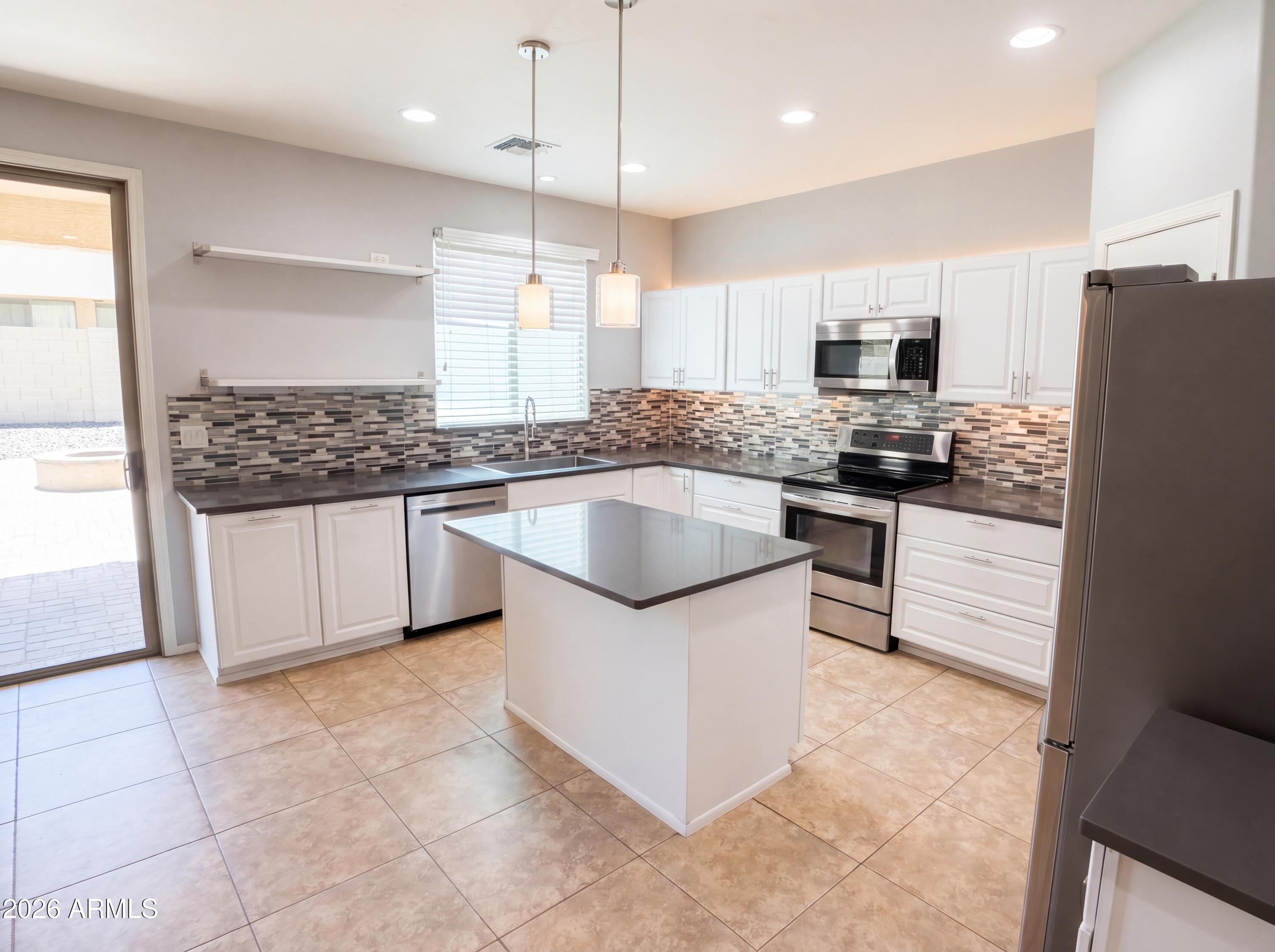 6823 W MORNING VISTA Drive