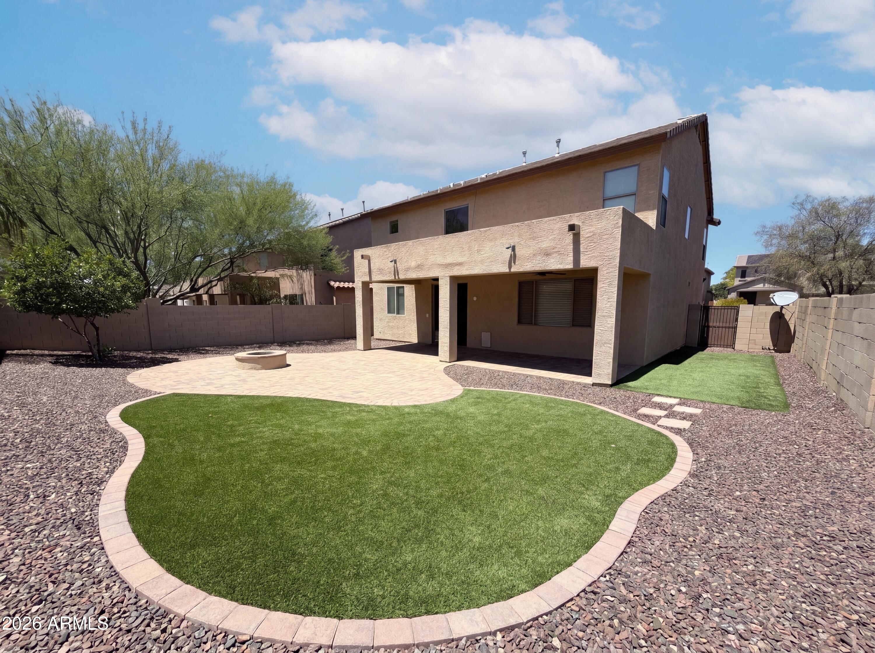 6823 W MORNING VISTA Drive