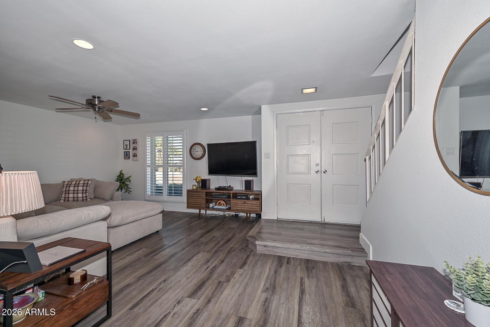 8305 E VISTA Drive