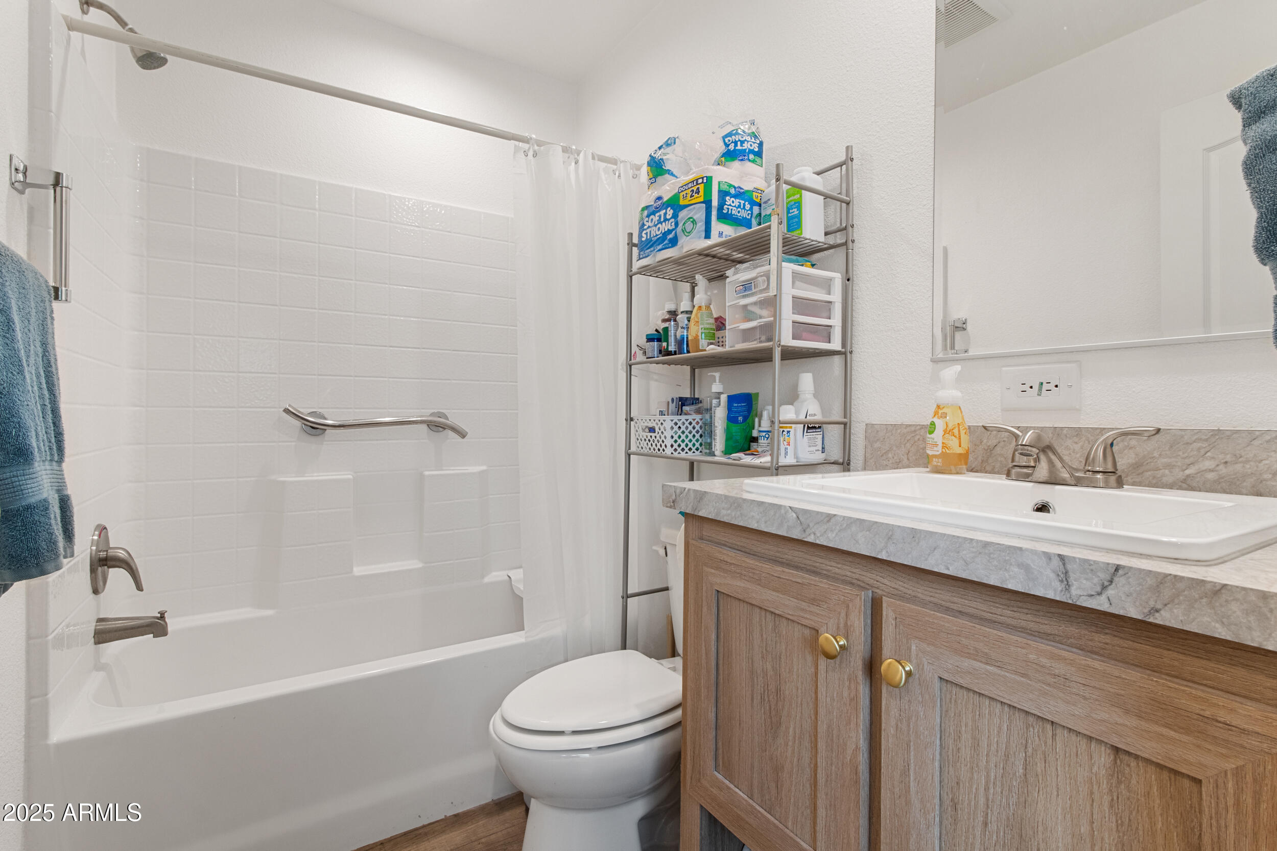 2060 N CENTER Street 183