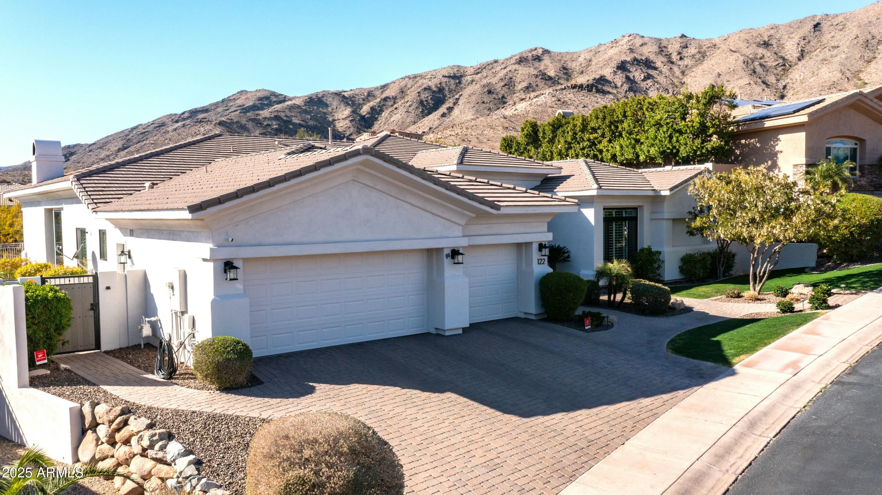 122 E DESERT WIND Drive