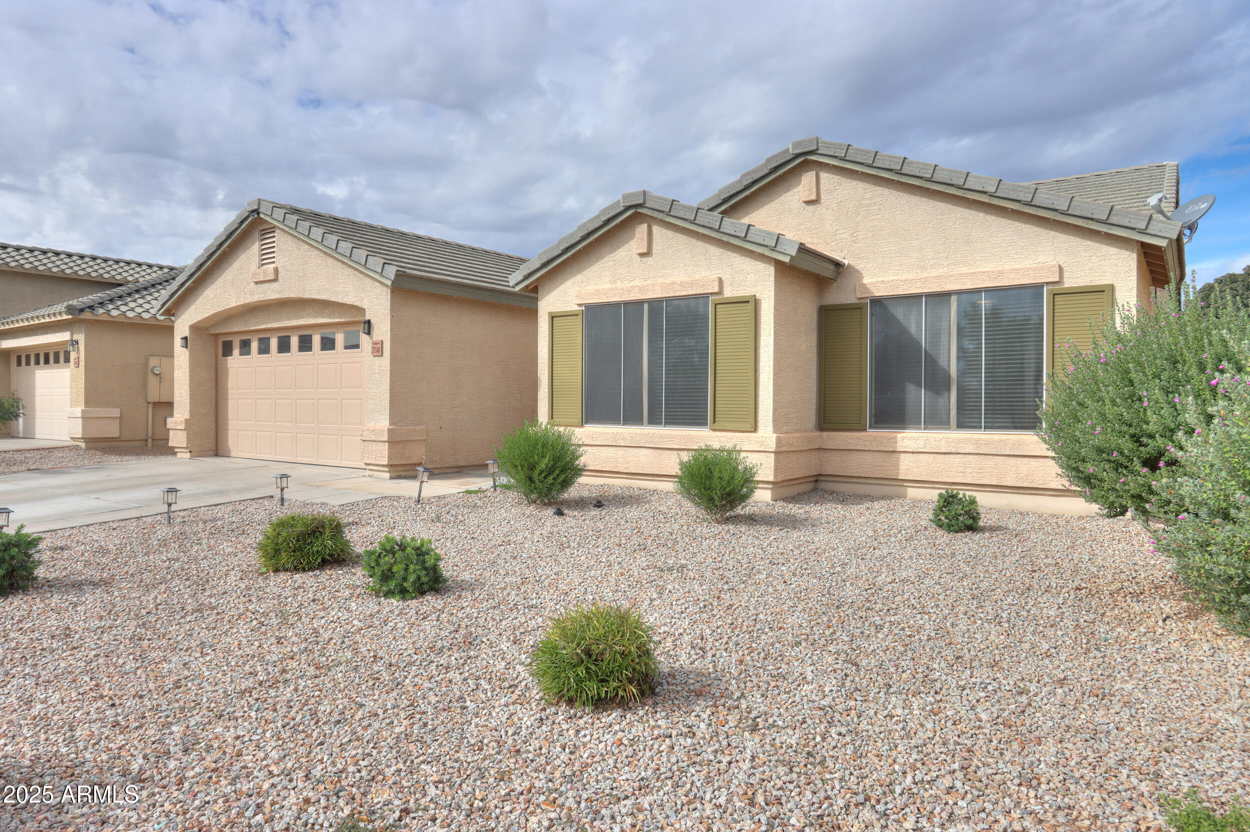 37140 W LEONESSA Avenue