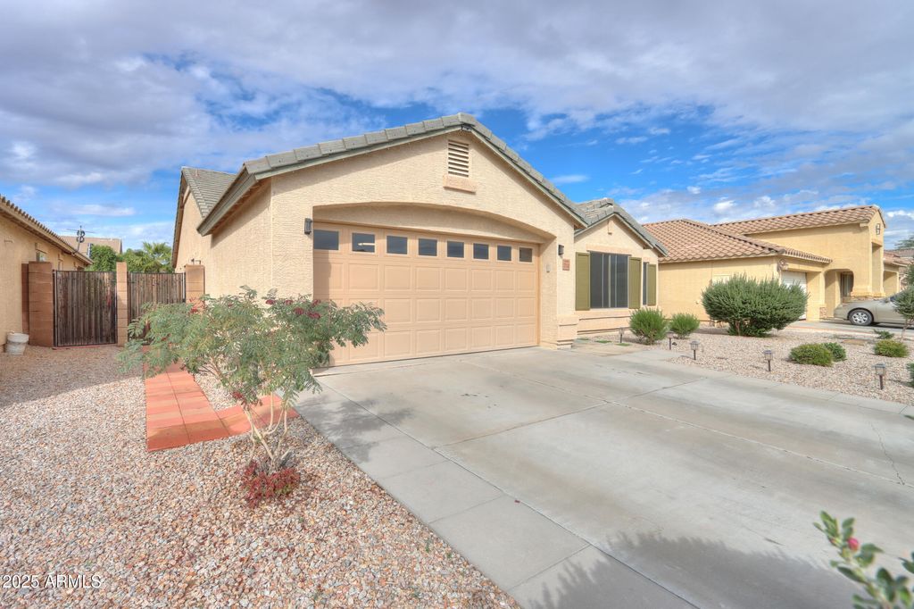 Photo of 37140 W Leonessa Avenue, Maricopa, AZ 85138 (MLS # 6950609)