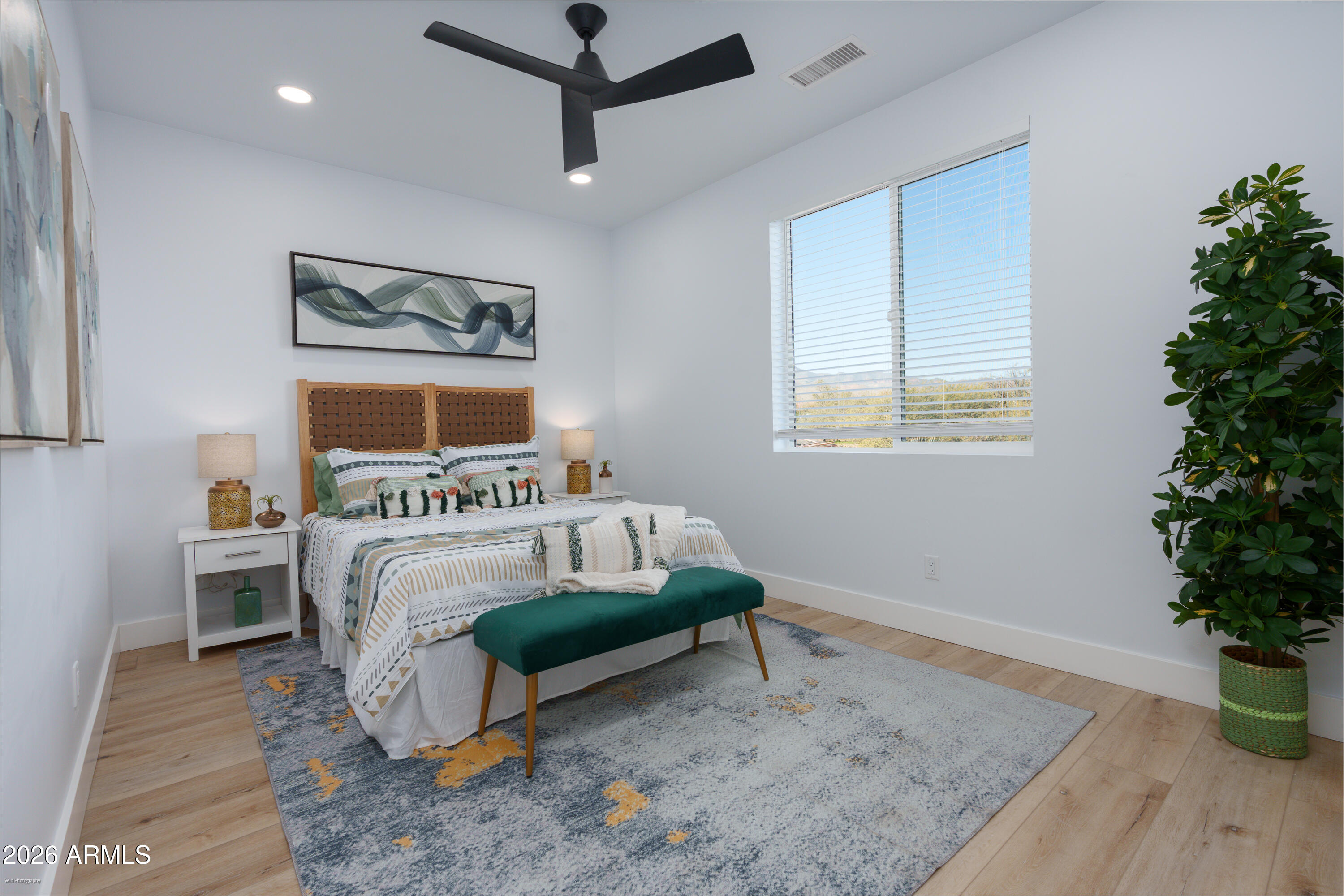 4254 E WESTERN Drive