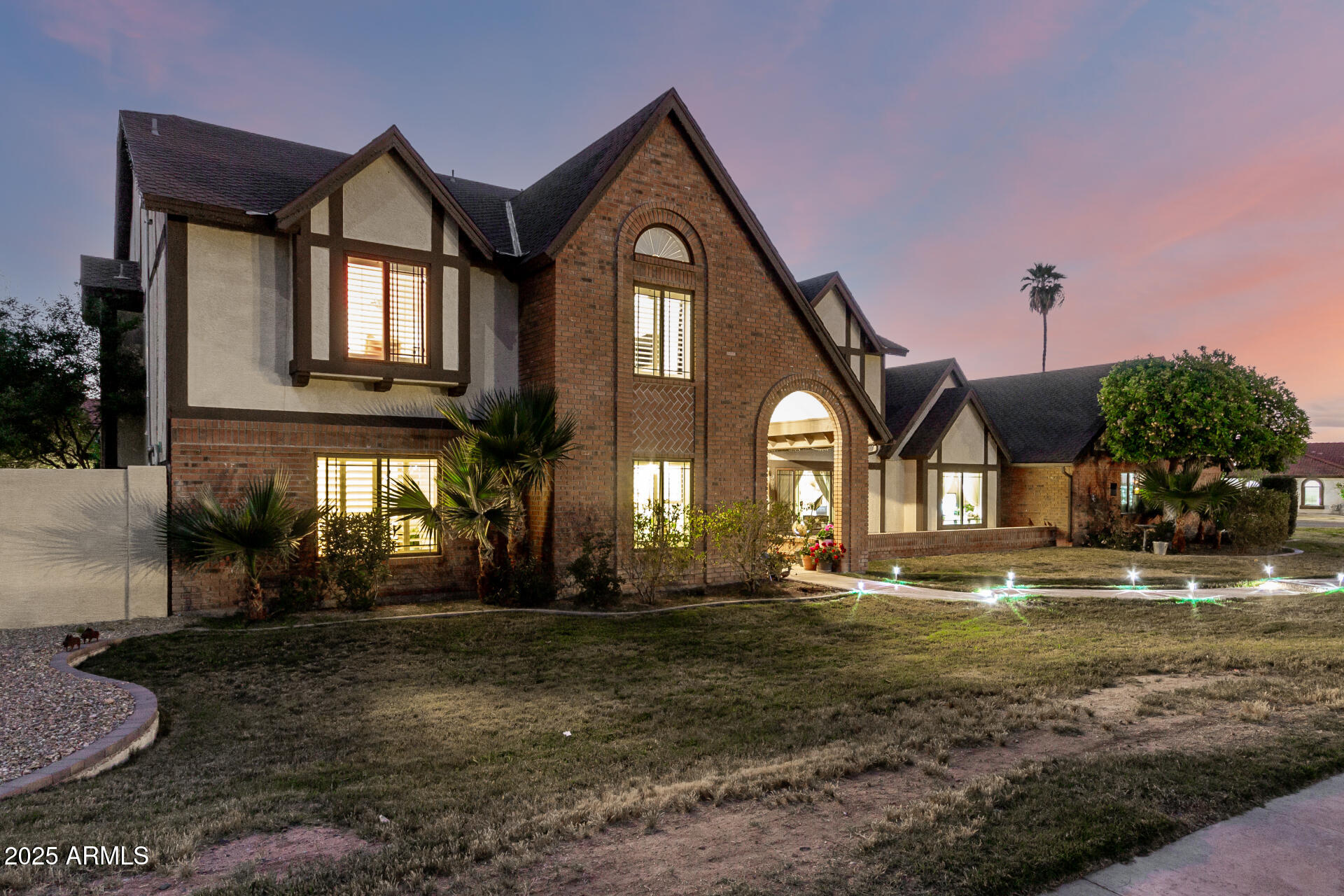 908 N CRESTON --