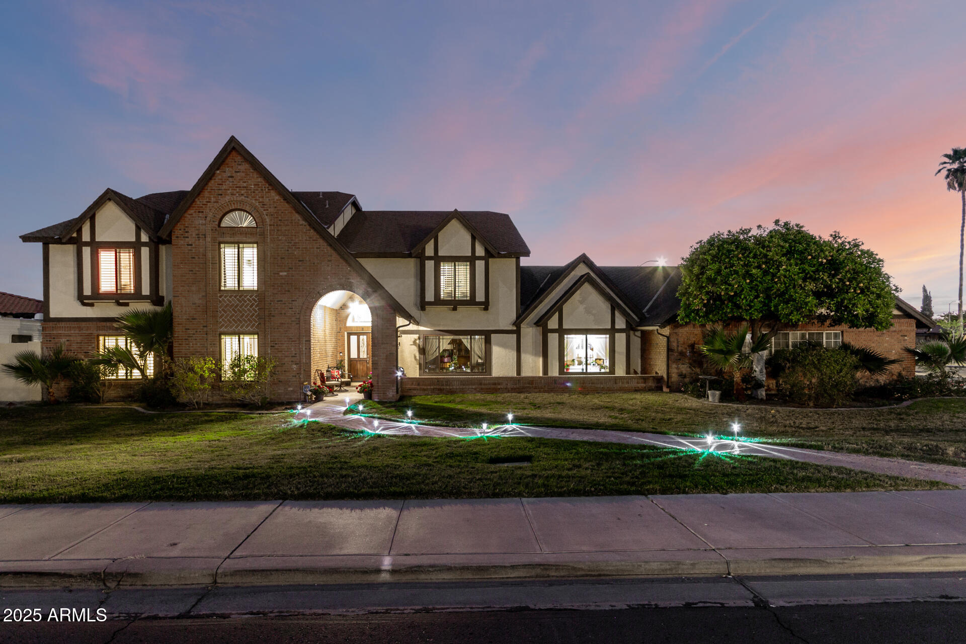 908 N CRESTON --