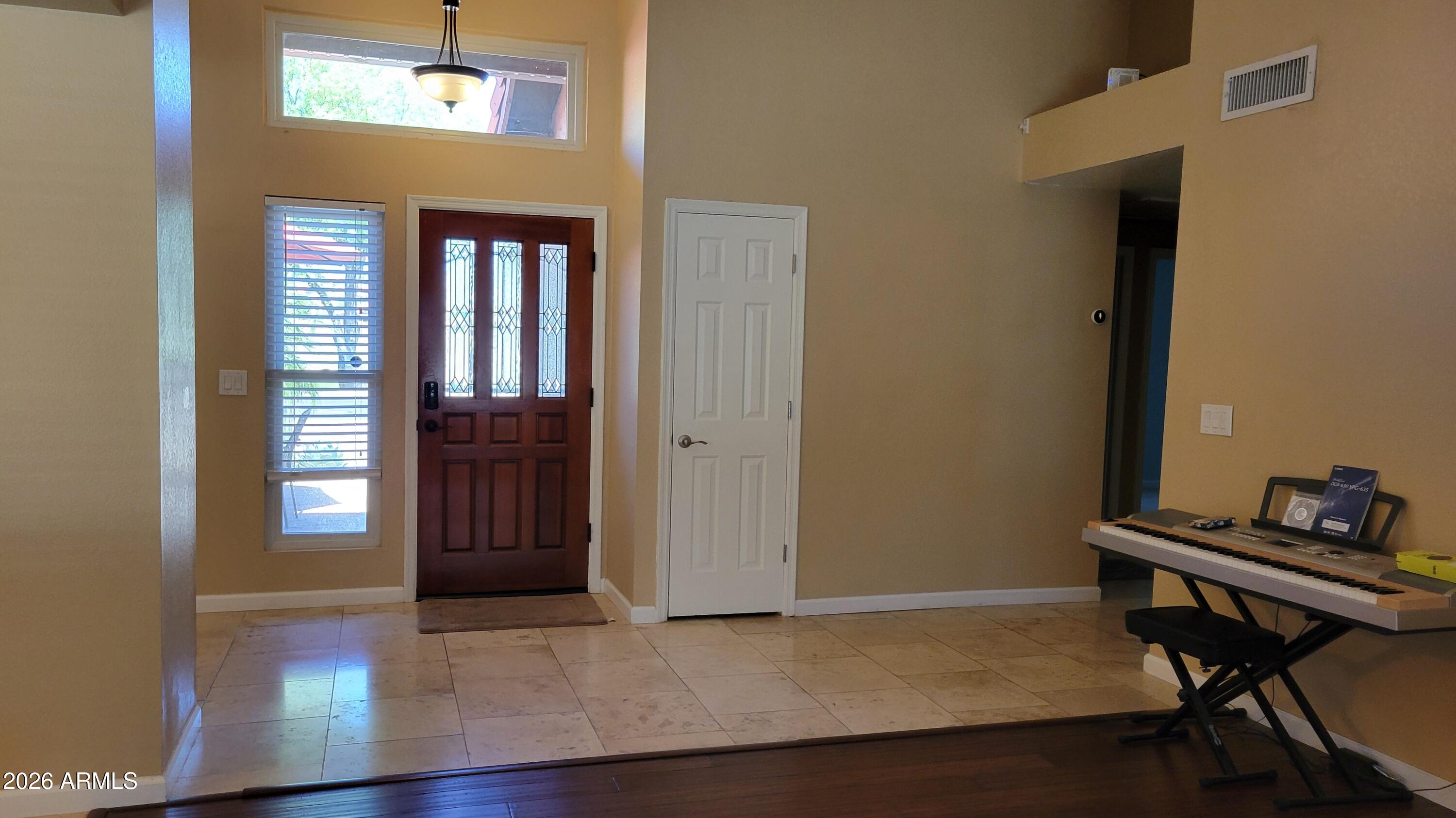 649 E AVENIDA SIERRA MADRE --