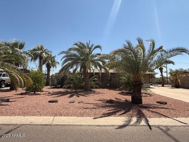 735 E DESERT Avenue