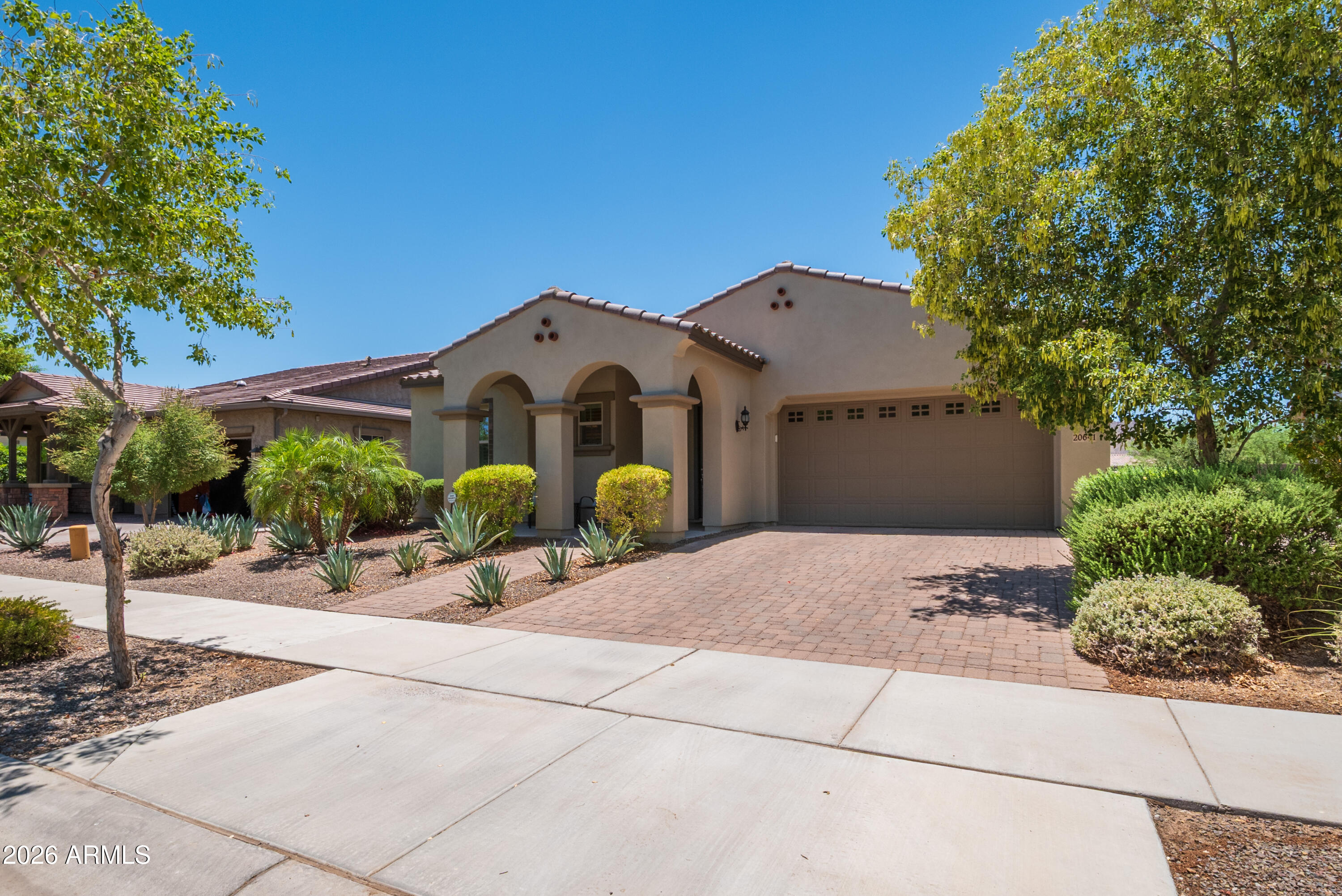 20641 W MINNEZONA Avenue