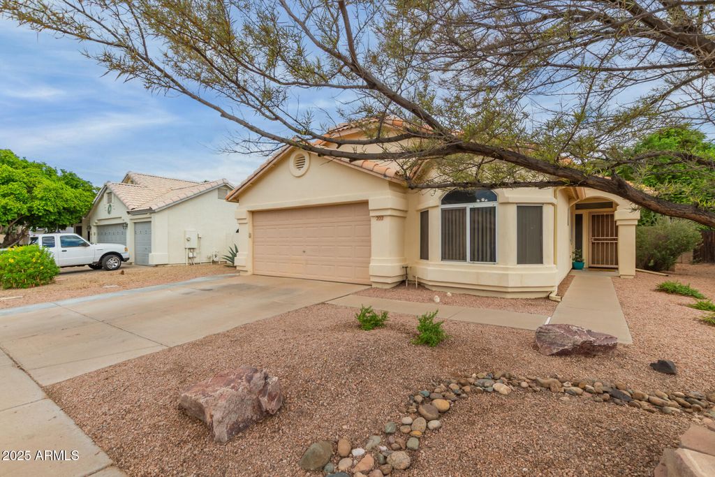 Photo of 202 W Caroline Lane, Chandler, AZ 85225 (MLS # 6919543)