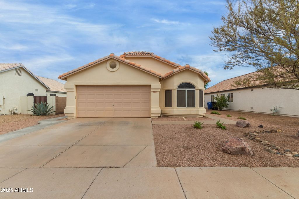 Photo of 202 W Caroline Lane, Chandler, AZ 85225 (MLS # 6919543)