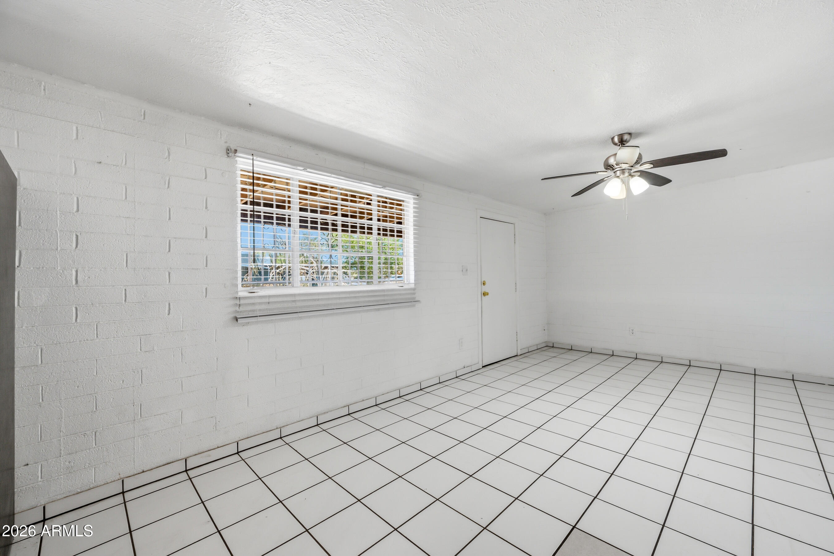 3905 W ALMERIA Road 2