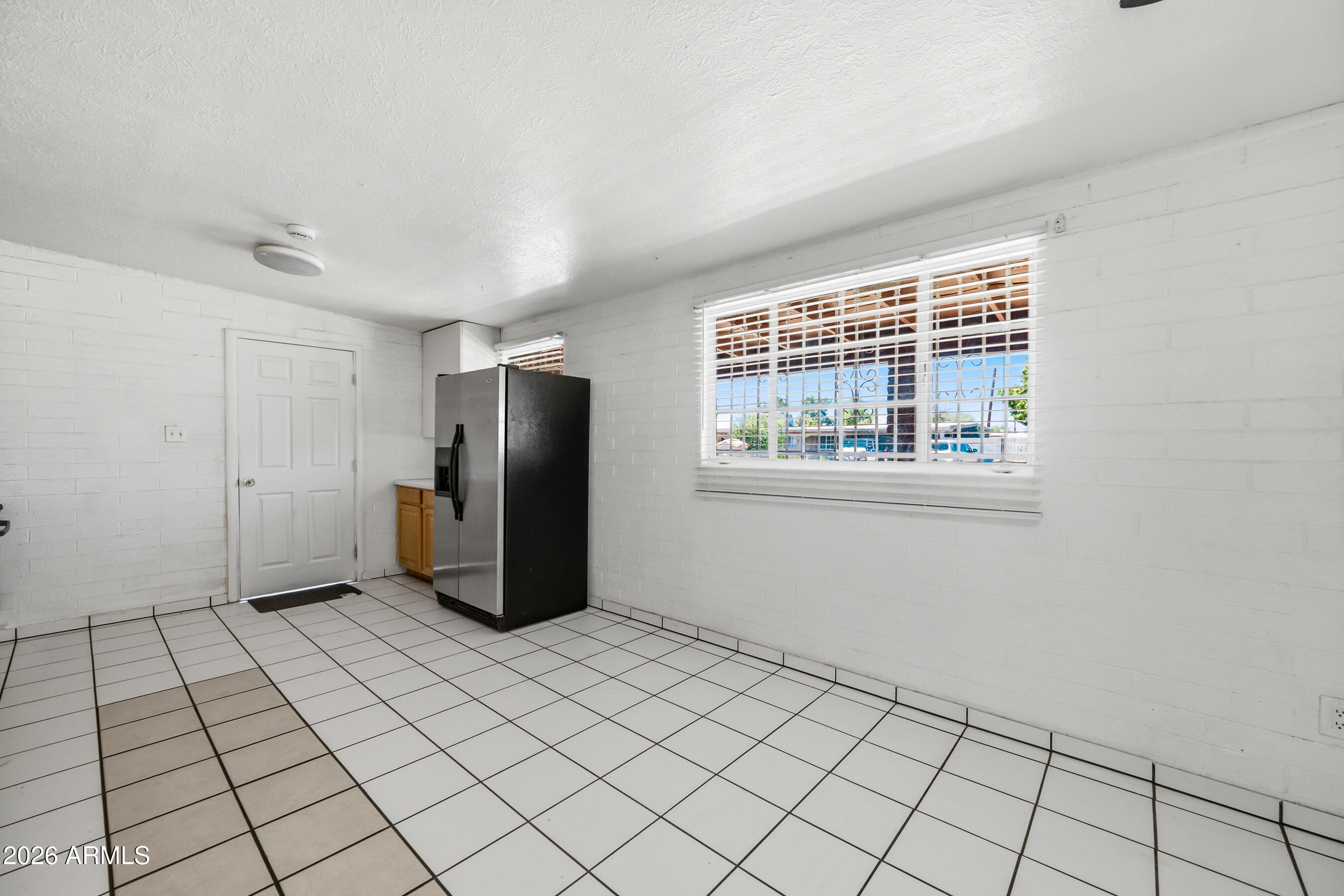 3905 W ALMERIA Road 2