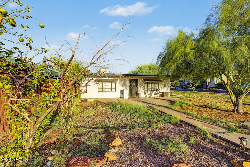 Photo of 2801 N 29th Place, Phoenix, AZ 85008 (MLS # 7093623)