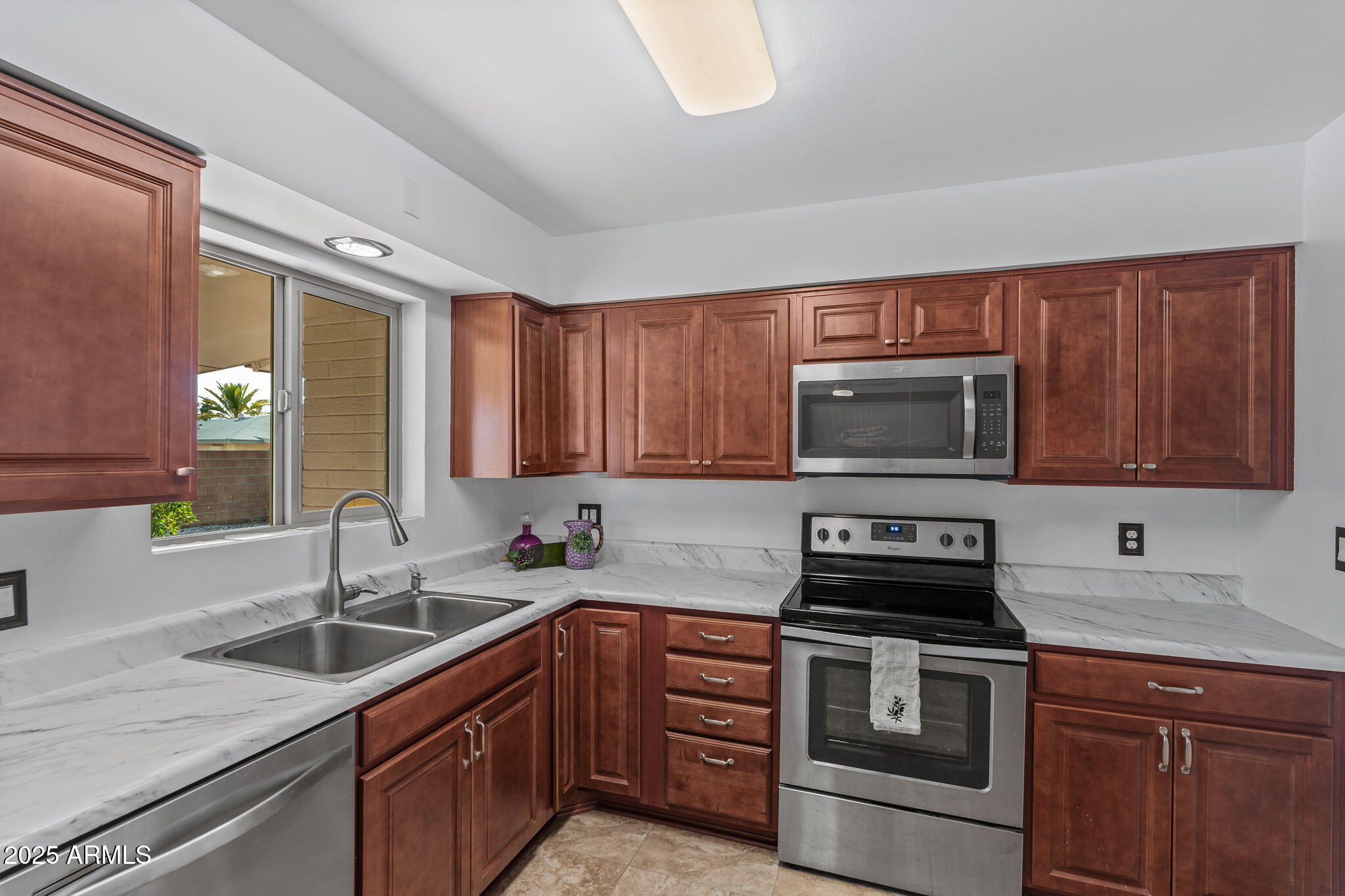 6141 E ANAHEIM Street