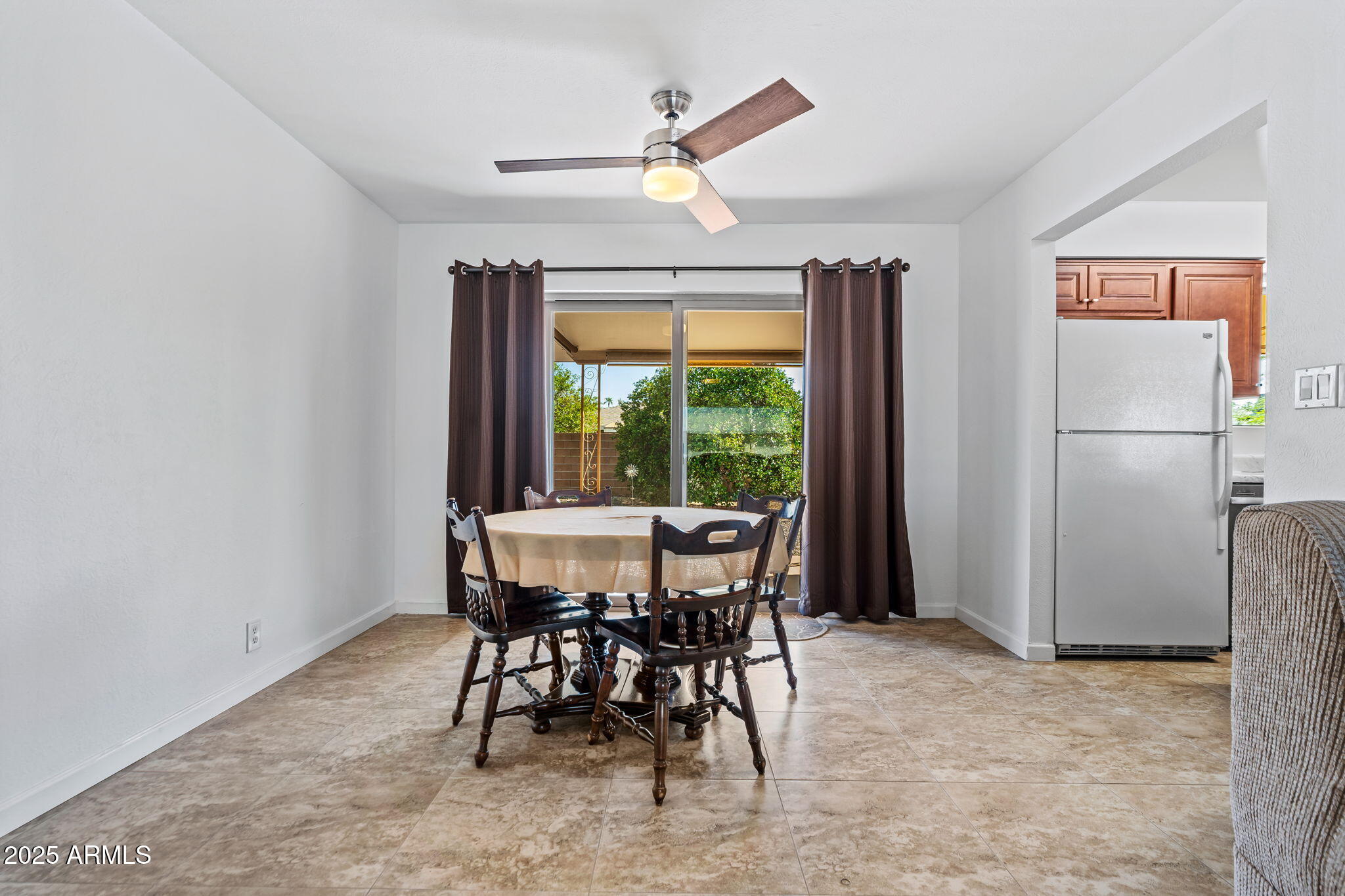 6141 E ANAHEIM Street