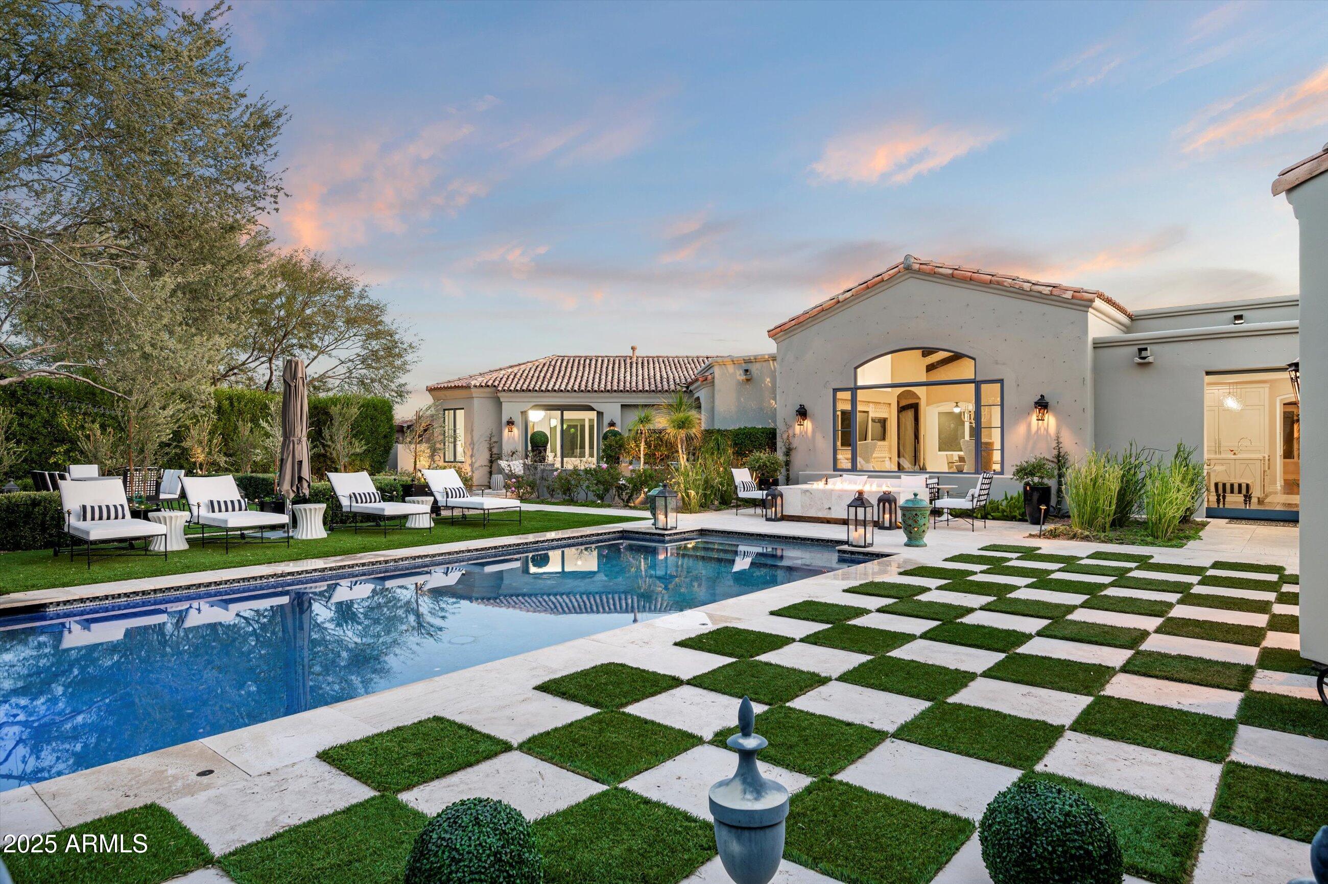 9290 E THOMPSON PEAK Parkway 422