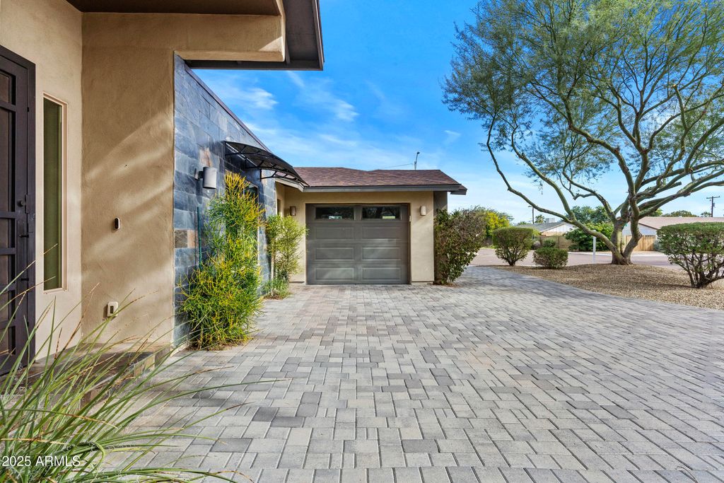 Photo of 8228 E Monte Vista Road, Scottsdale, AZ 85257 (MLS # 6952477)