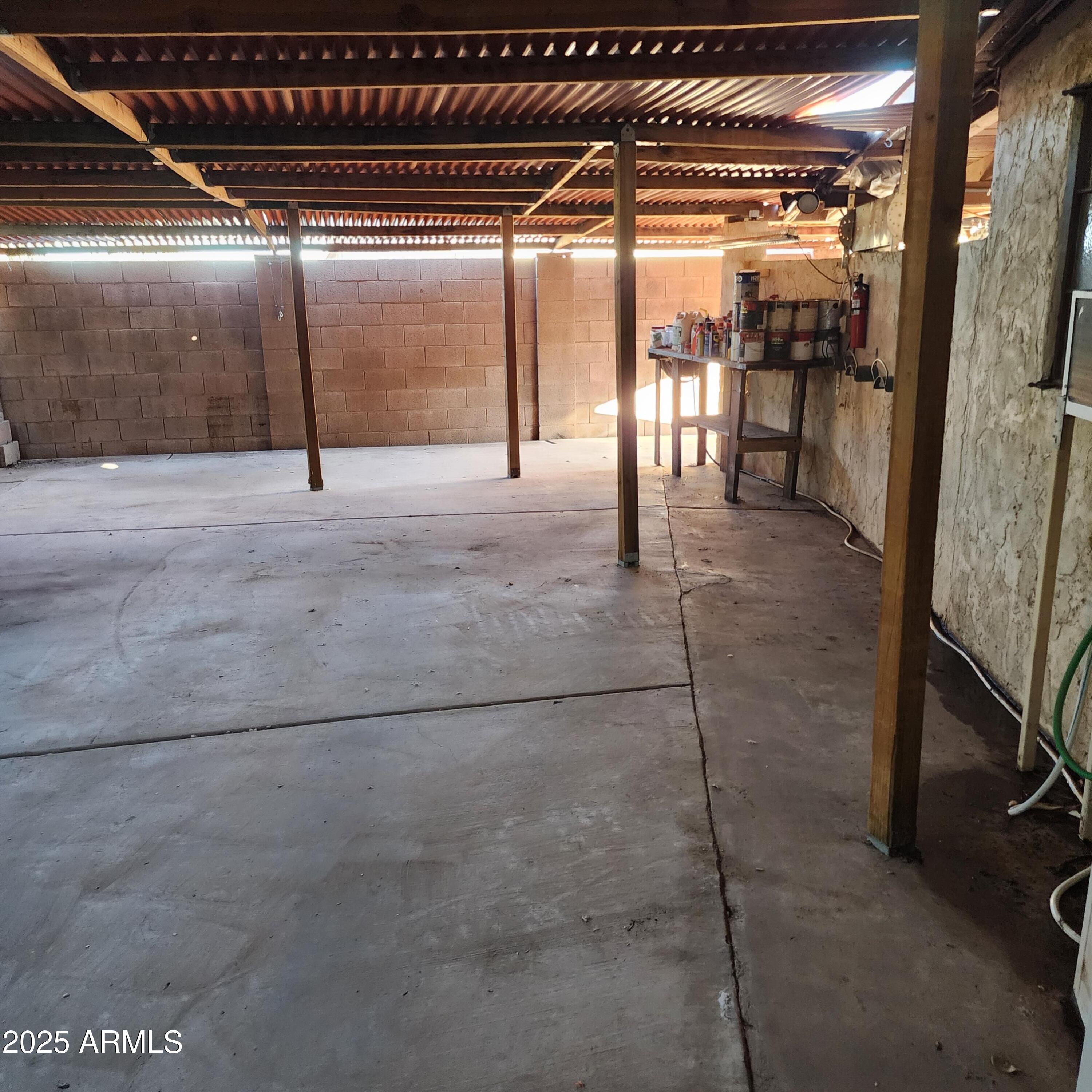 6819 E DIAMOND Street