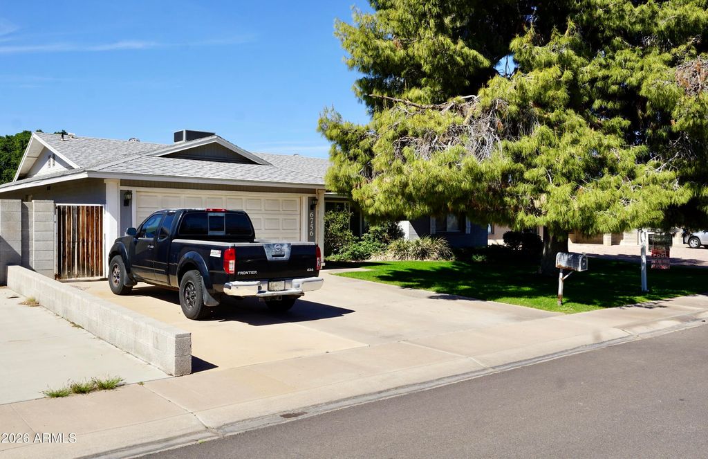 Photo of 6756 S Oak Street, Tempe, AZ 85283 (MLS # 6991258)