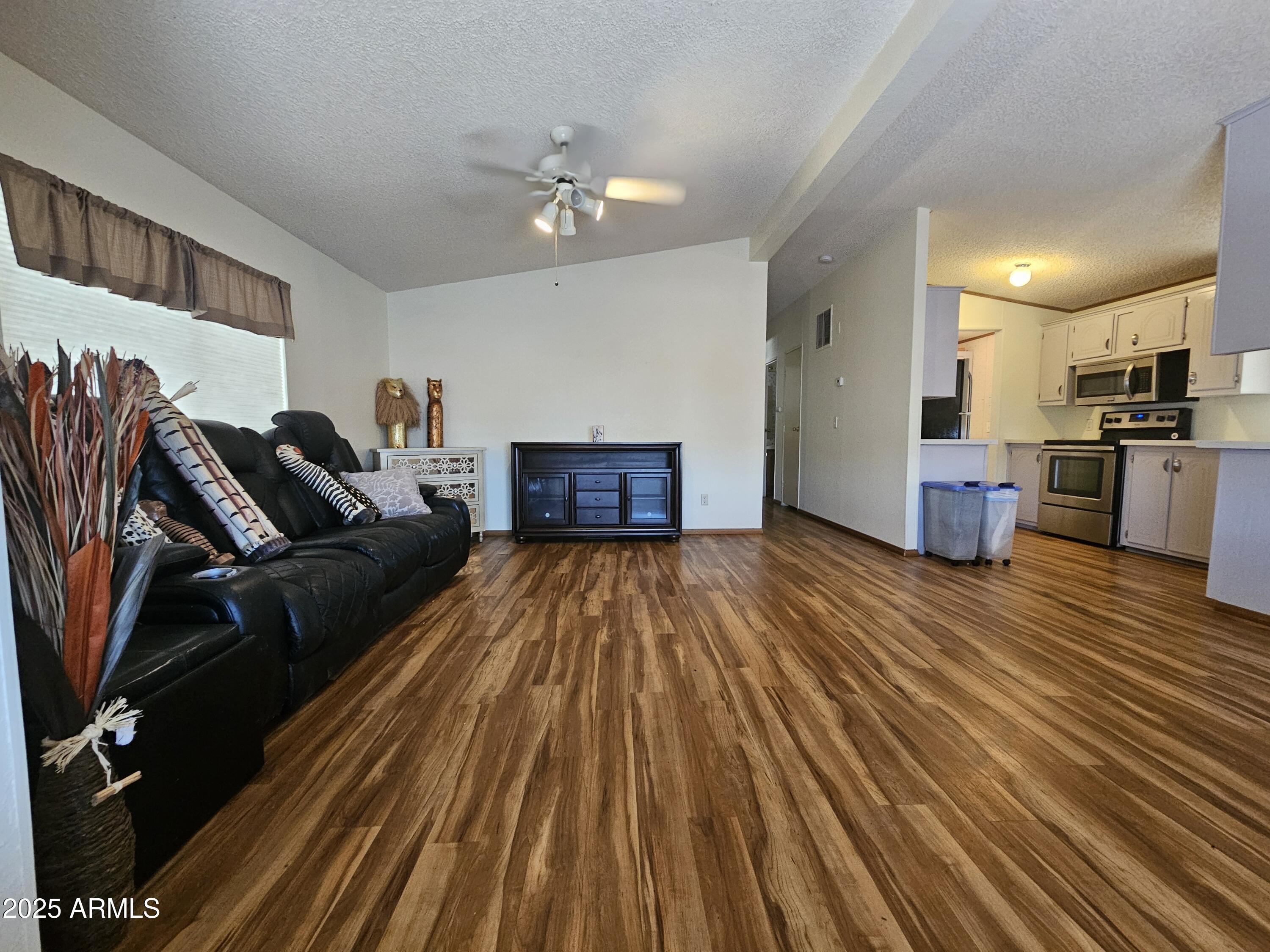 1505 N Evergreen Street 17