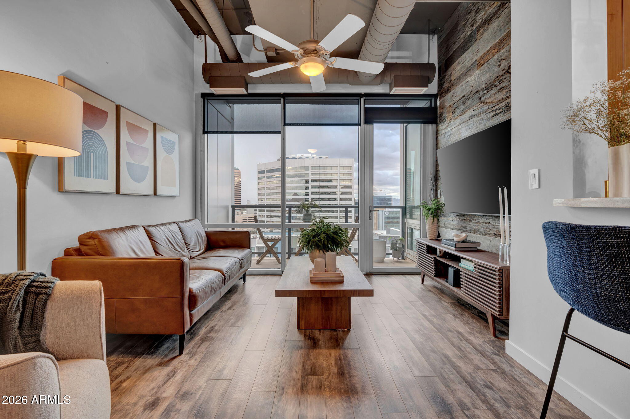 1 E LEXINGTON Avenue 1001