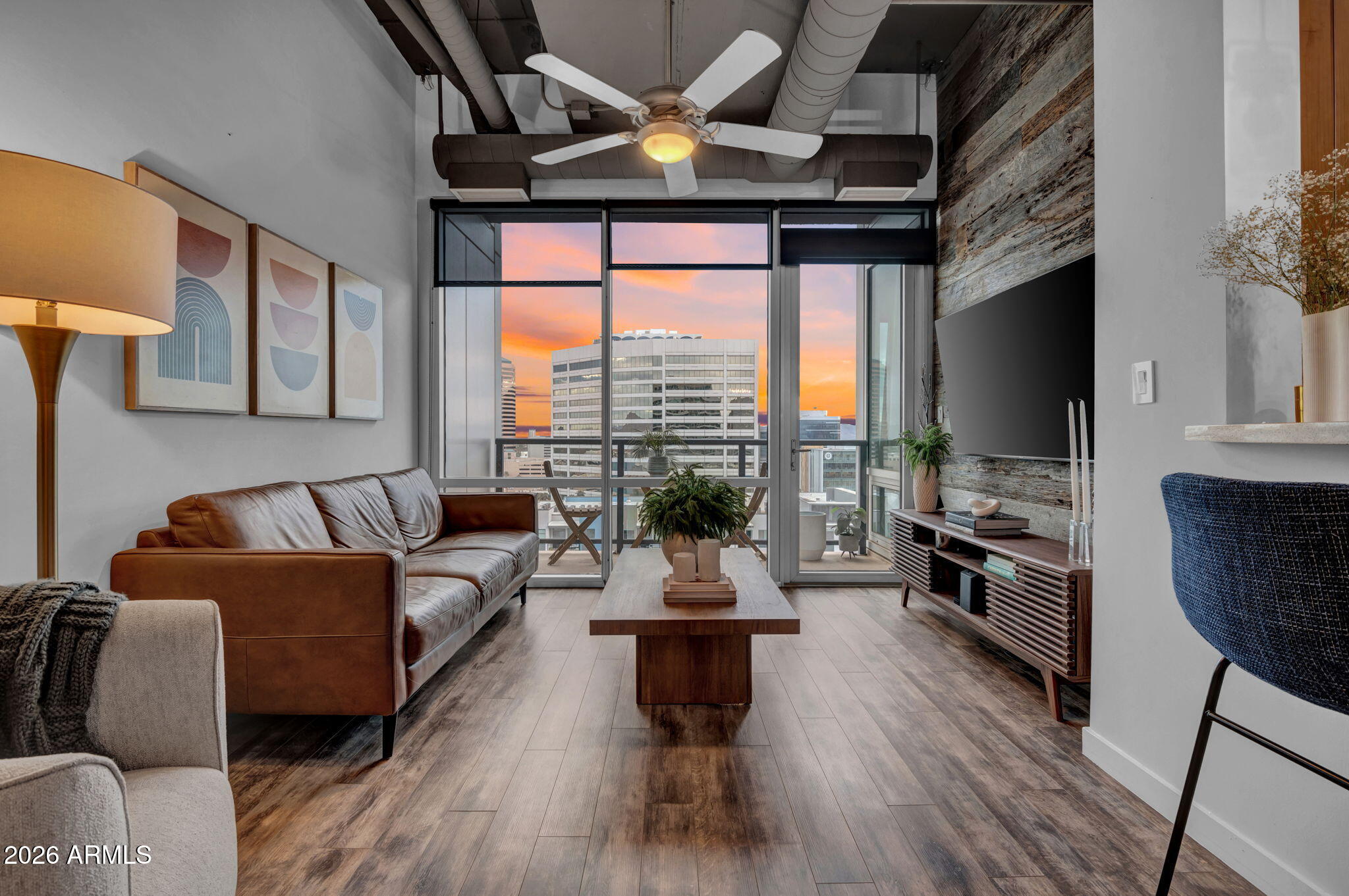 1 E LEXINGTON Avenue 1001