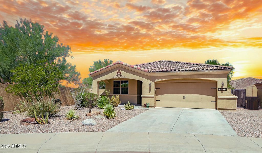 Photo of 18436 W Shasta Street, Goodyear, AZ 85338 (MLS # 6909604)