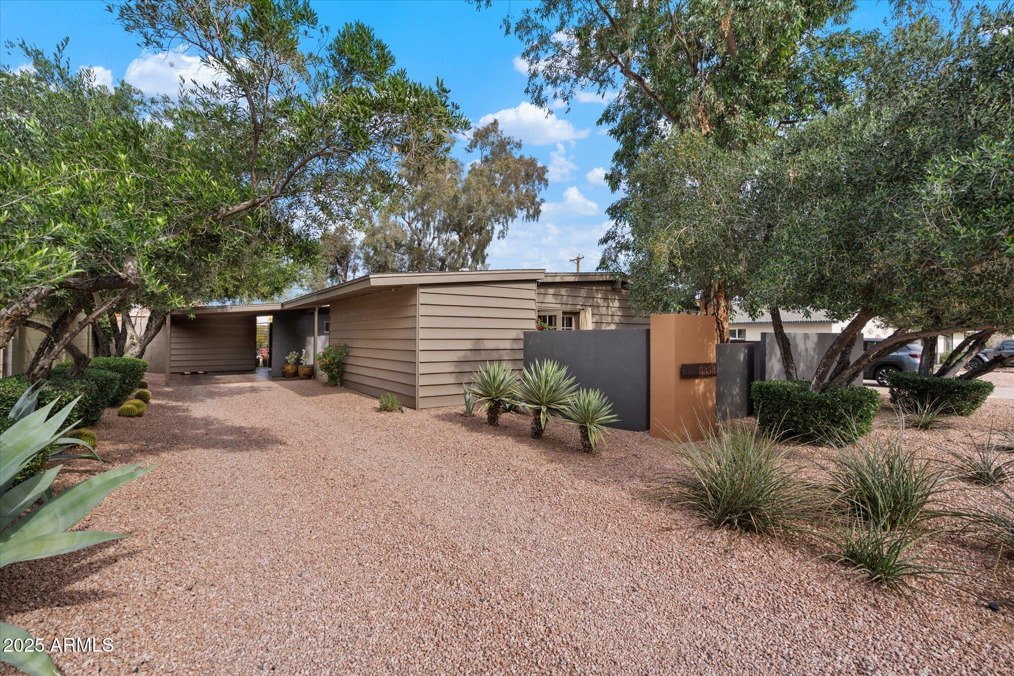 6858 E EDGEMONT Avenue