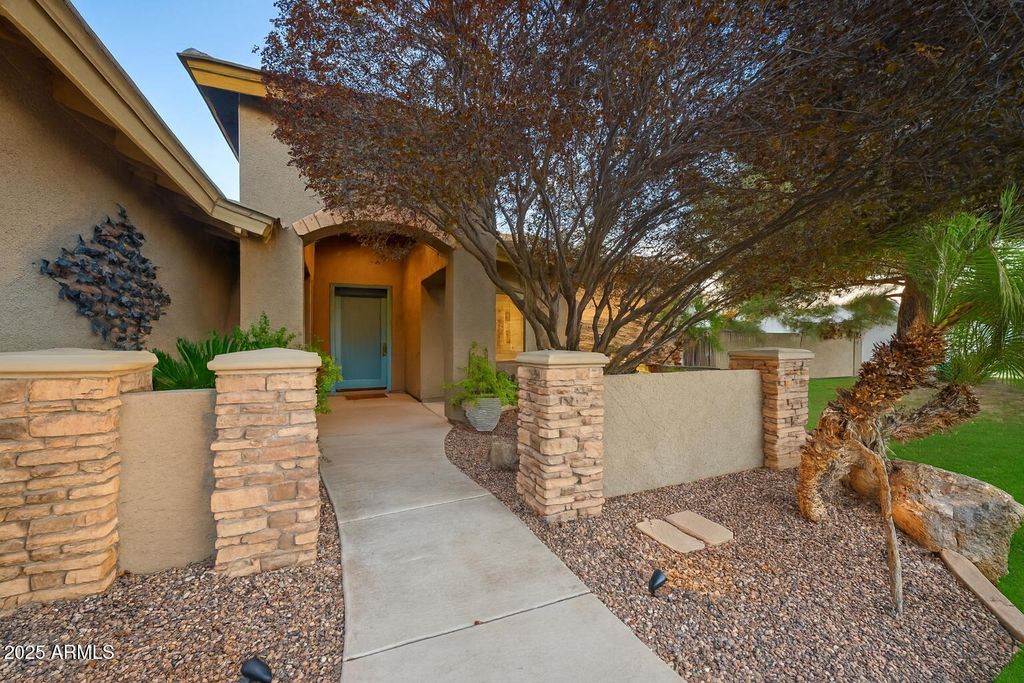 Photo of 4879 S Fresno Street, Chandler, AZ 85249 (MLS # 6937210)
