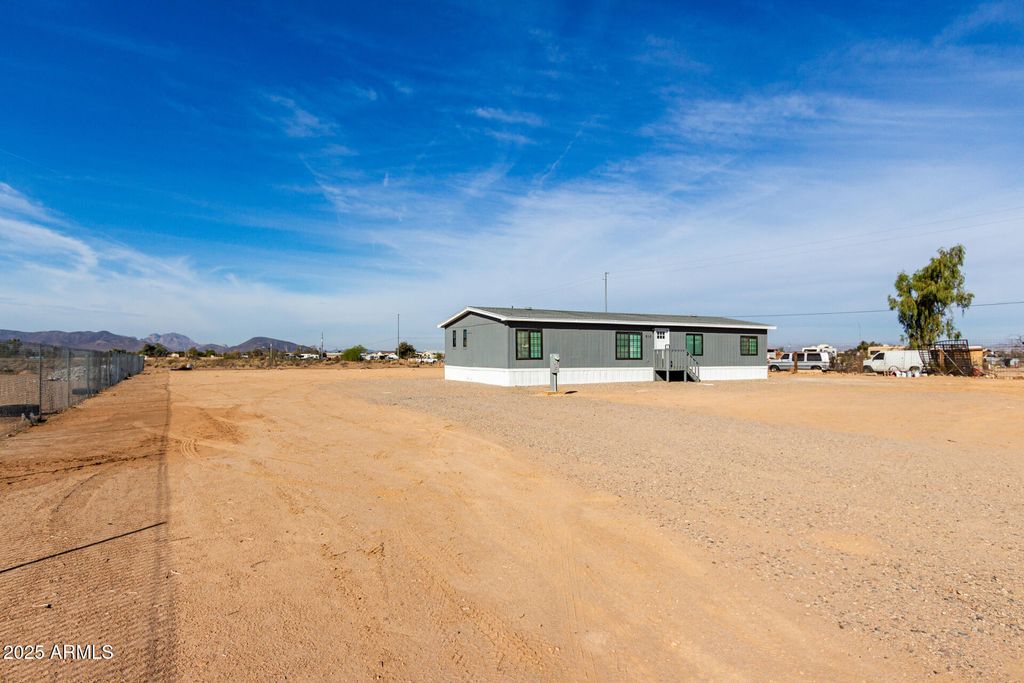 Photo of 810 S 368th Drive, Tonopah, AZ 85354 (MLS # 6948513)