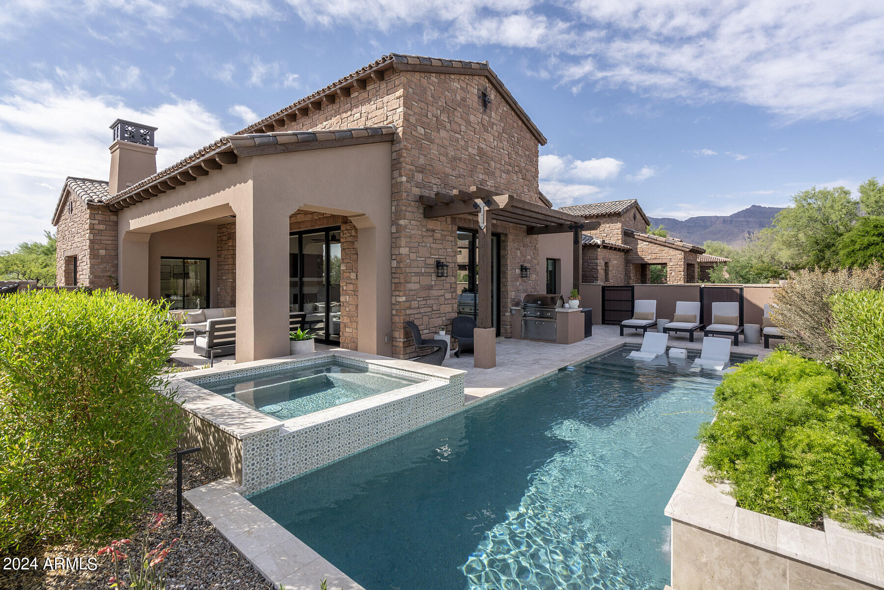 3149 S PROSPECTOR Circle