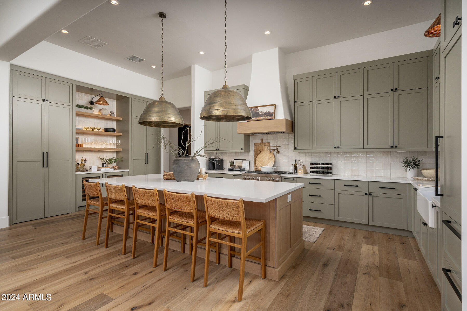 SUPERSTITION MOUNTAIN - Residential