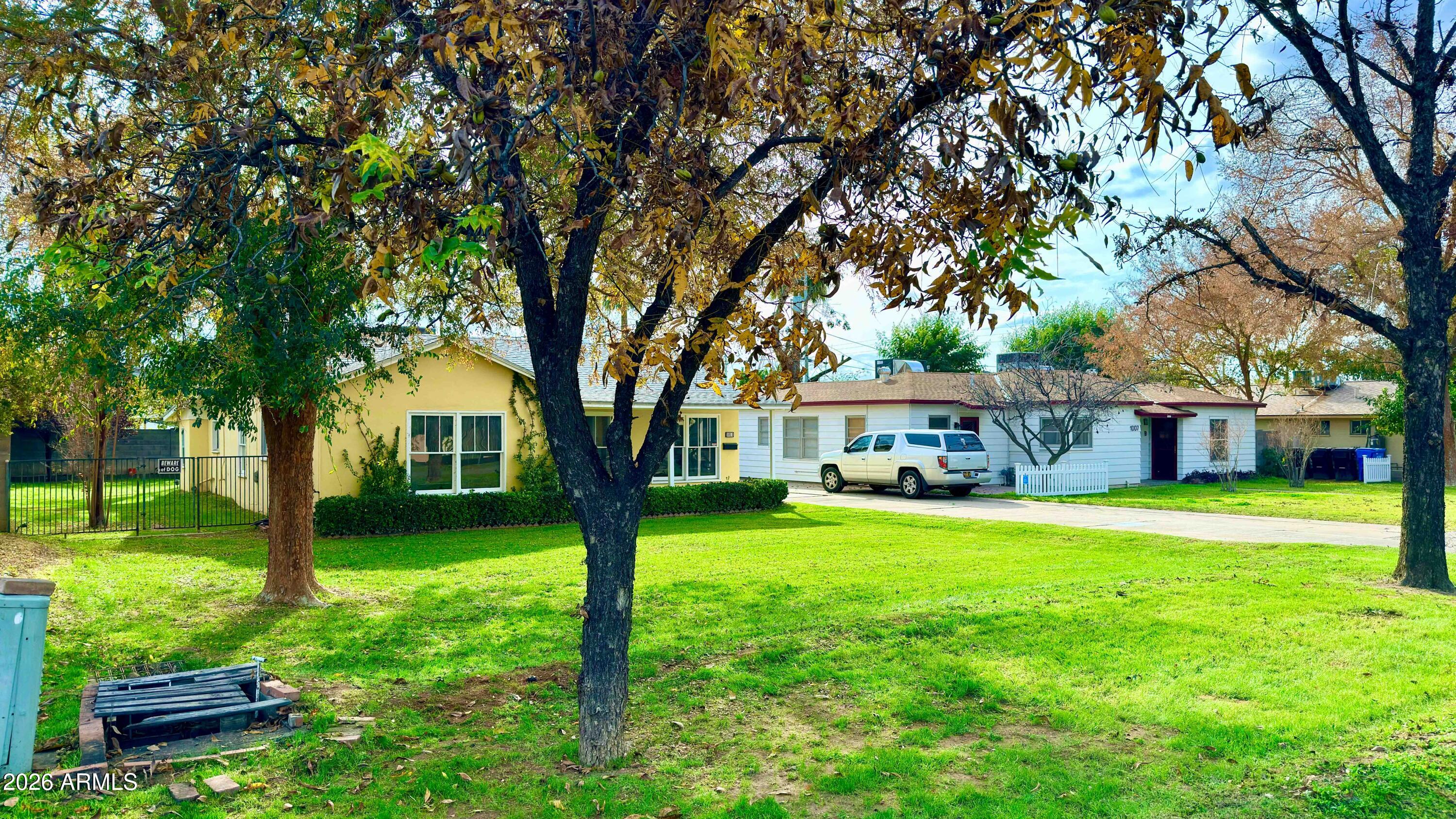 1011 E MEDLOCK Drive