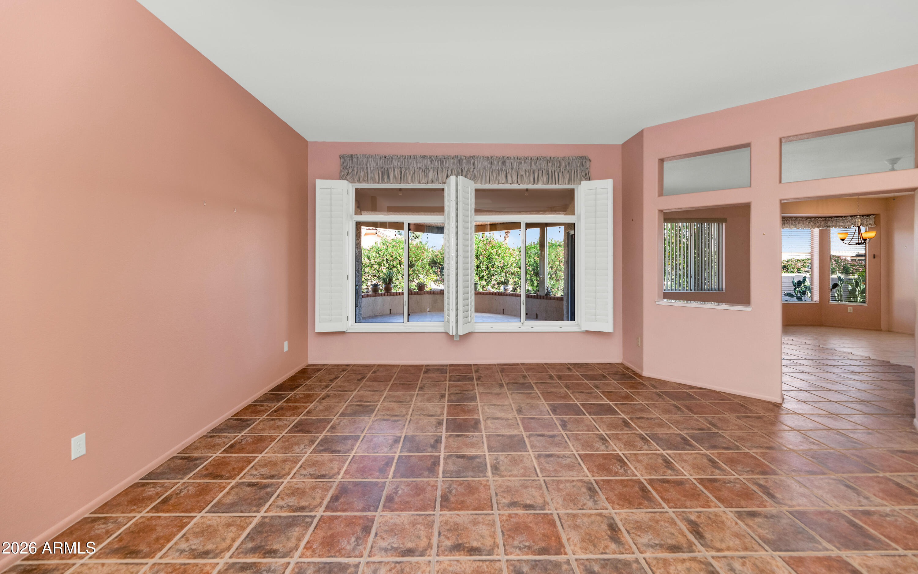 15804 W HERITAGE Drive