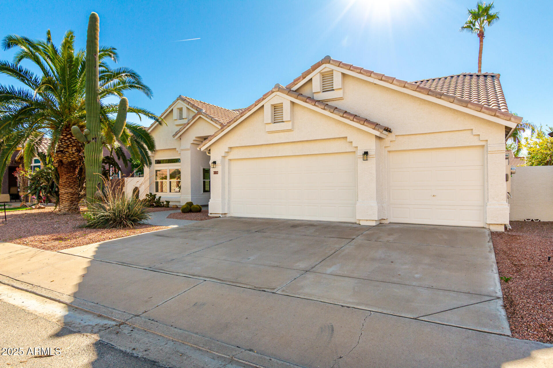 6123 E AIRE LIBRE Lane