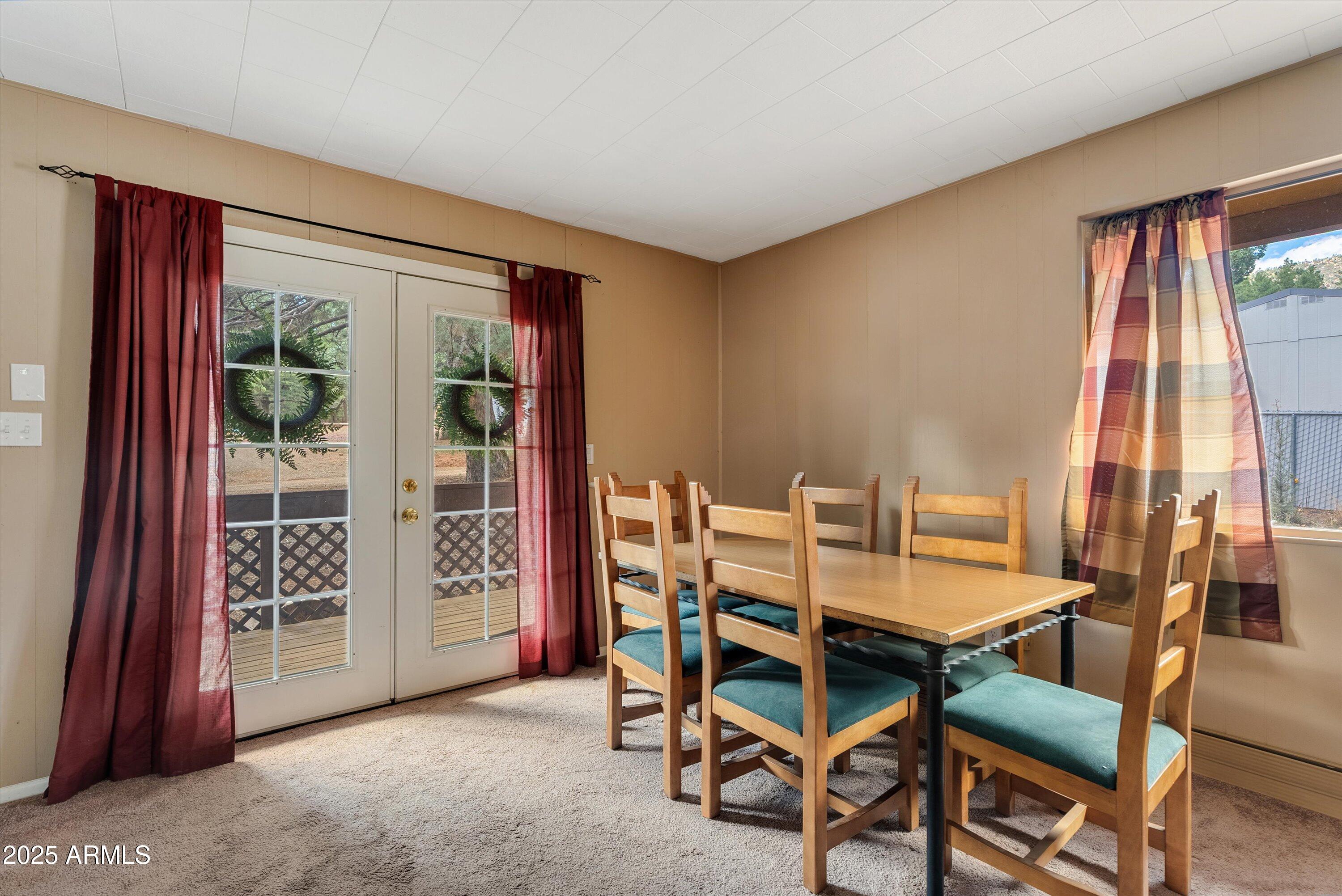PINE CREST - Residential