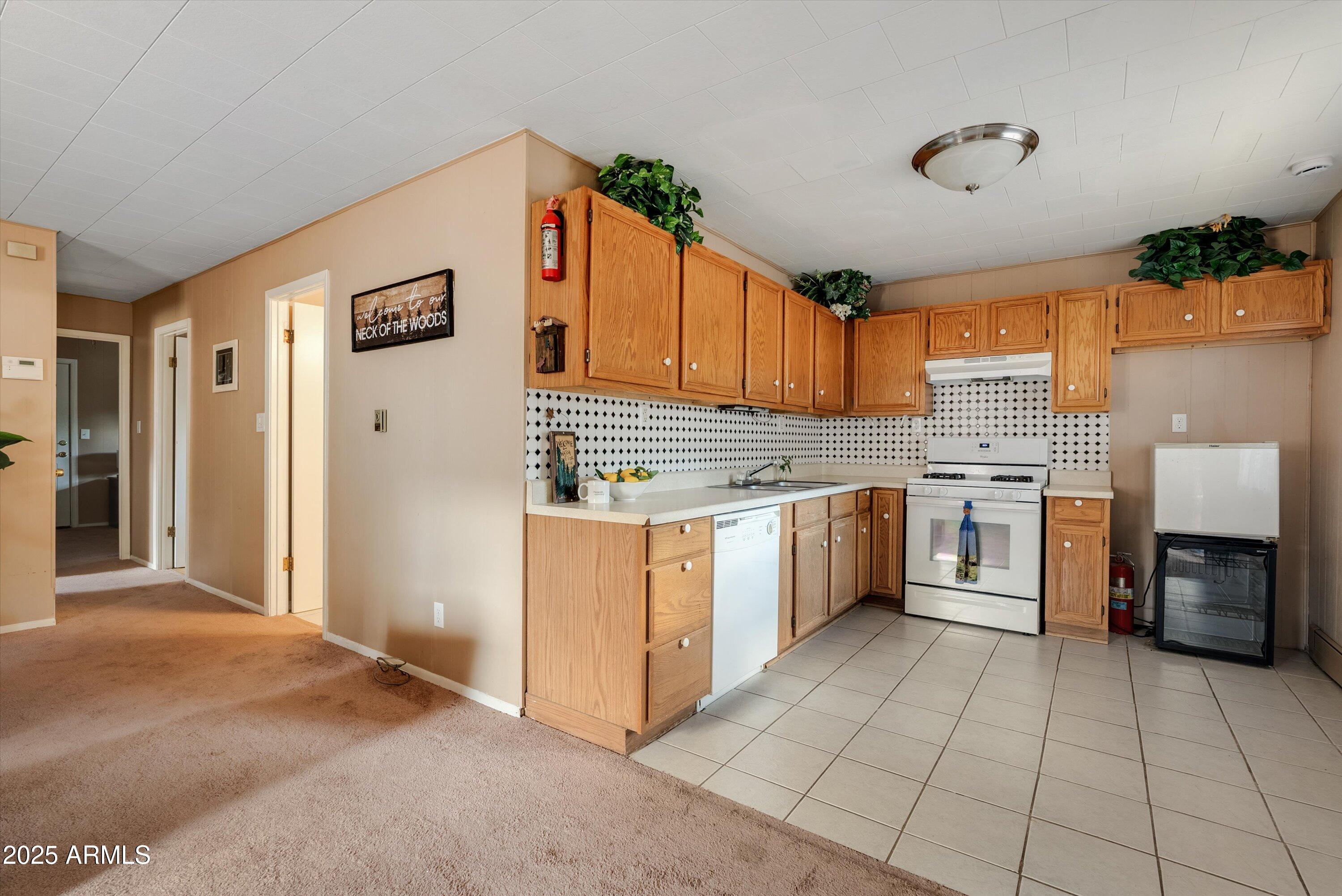 PINE CREST - Residential