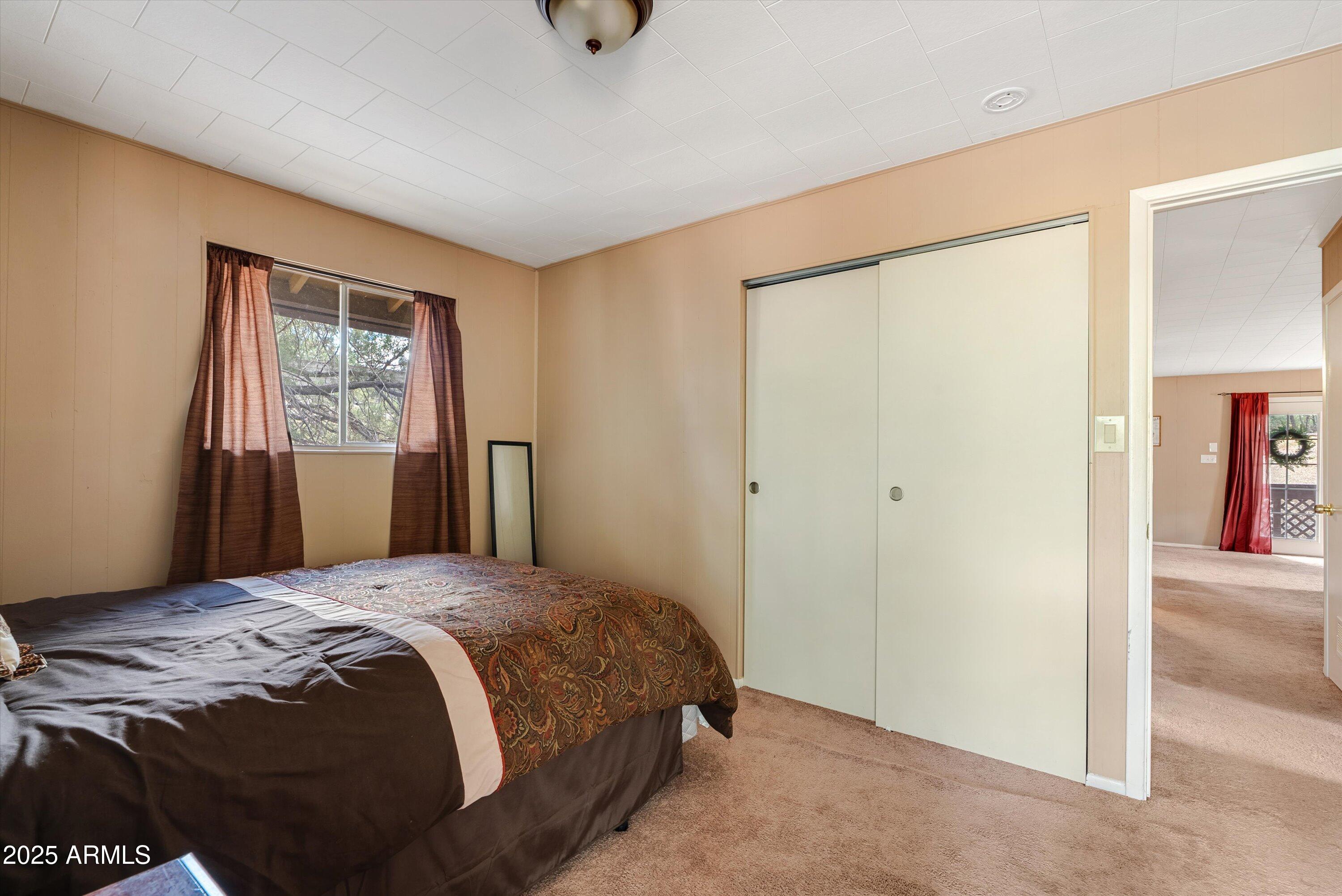 PINE CREST - Residential