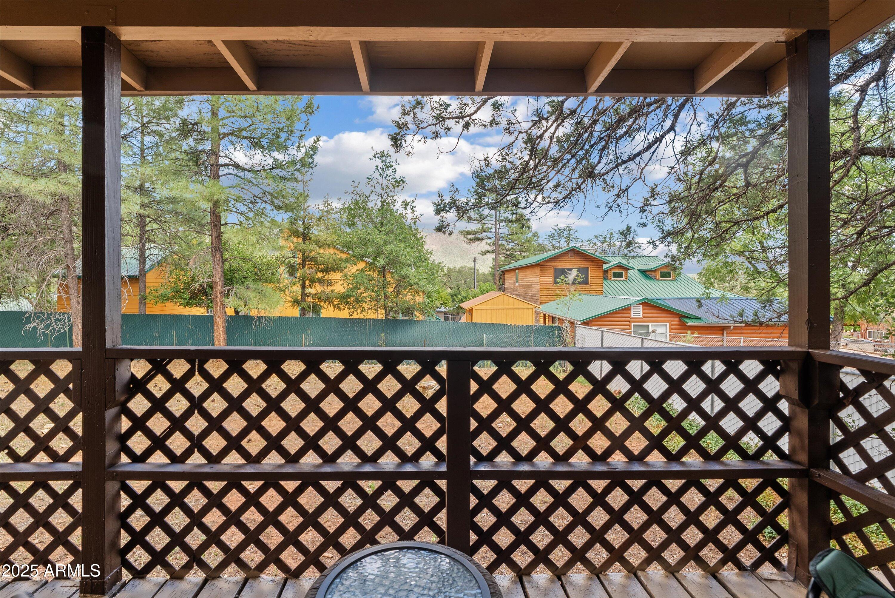 PINE CREST - Residential