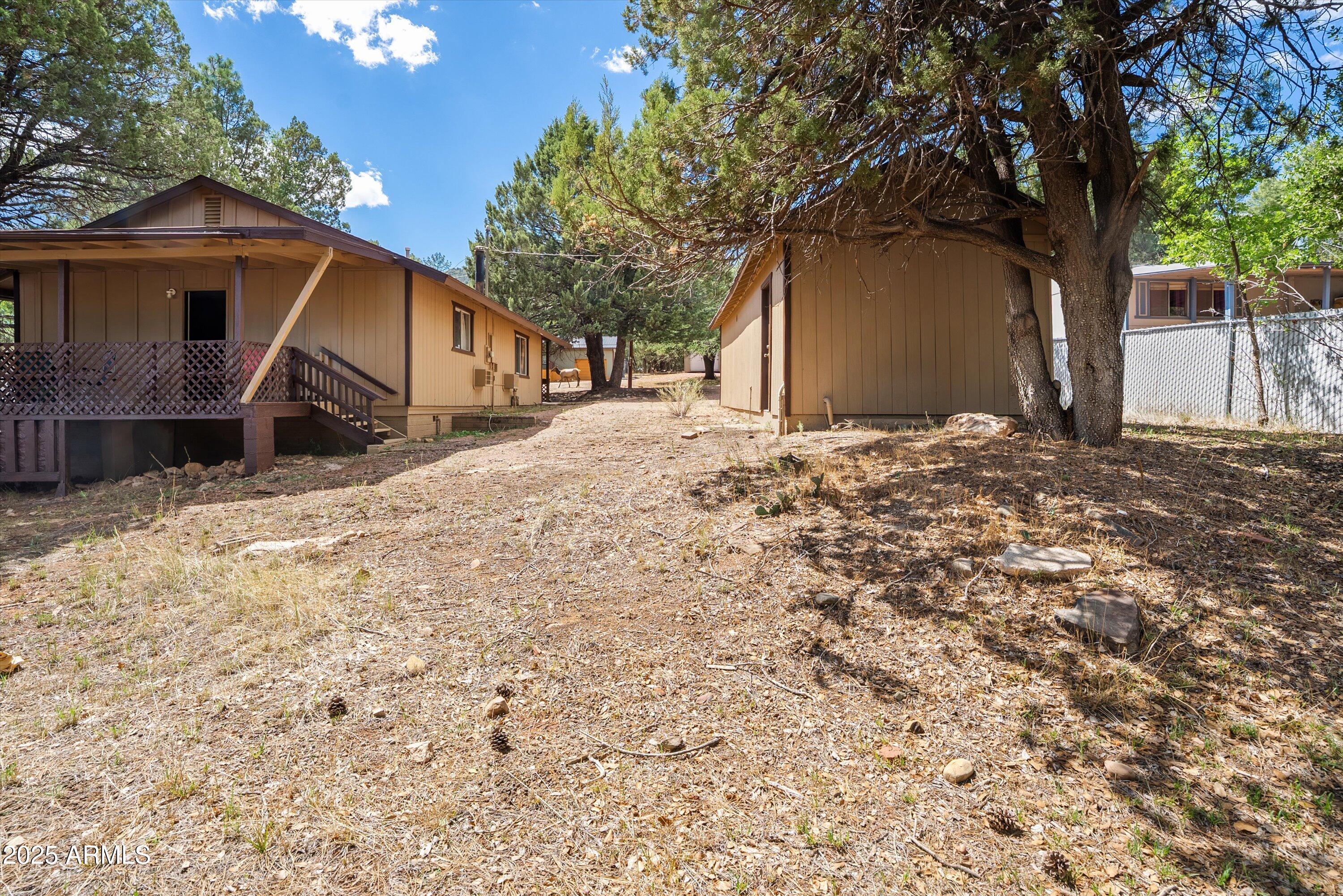 PINE CREST - Residential